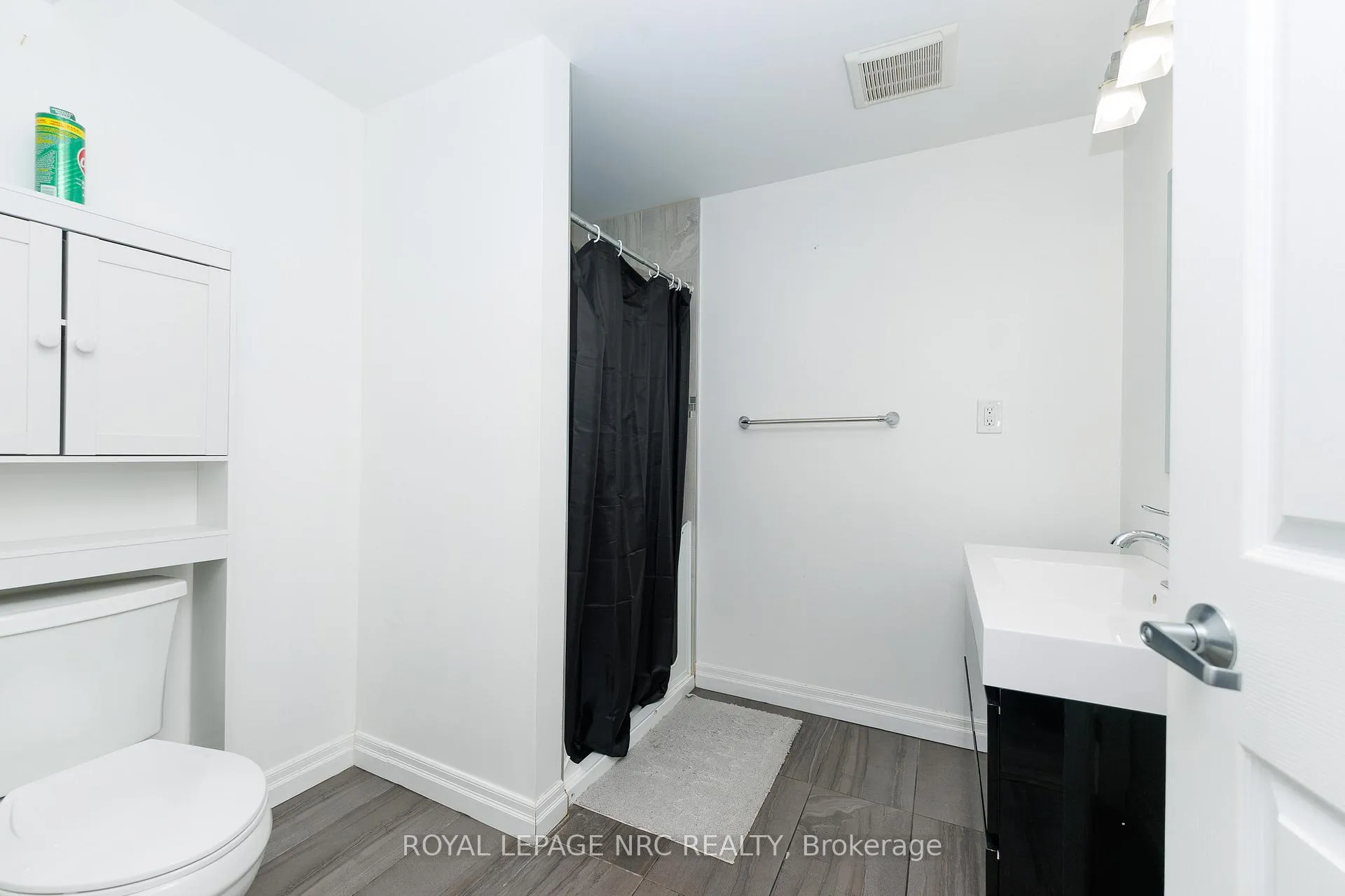 Photo 24 of 14 Roxborough Court, St. Catharines, Carlton/Bunting — HOMEH