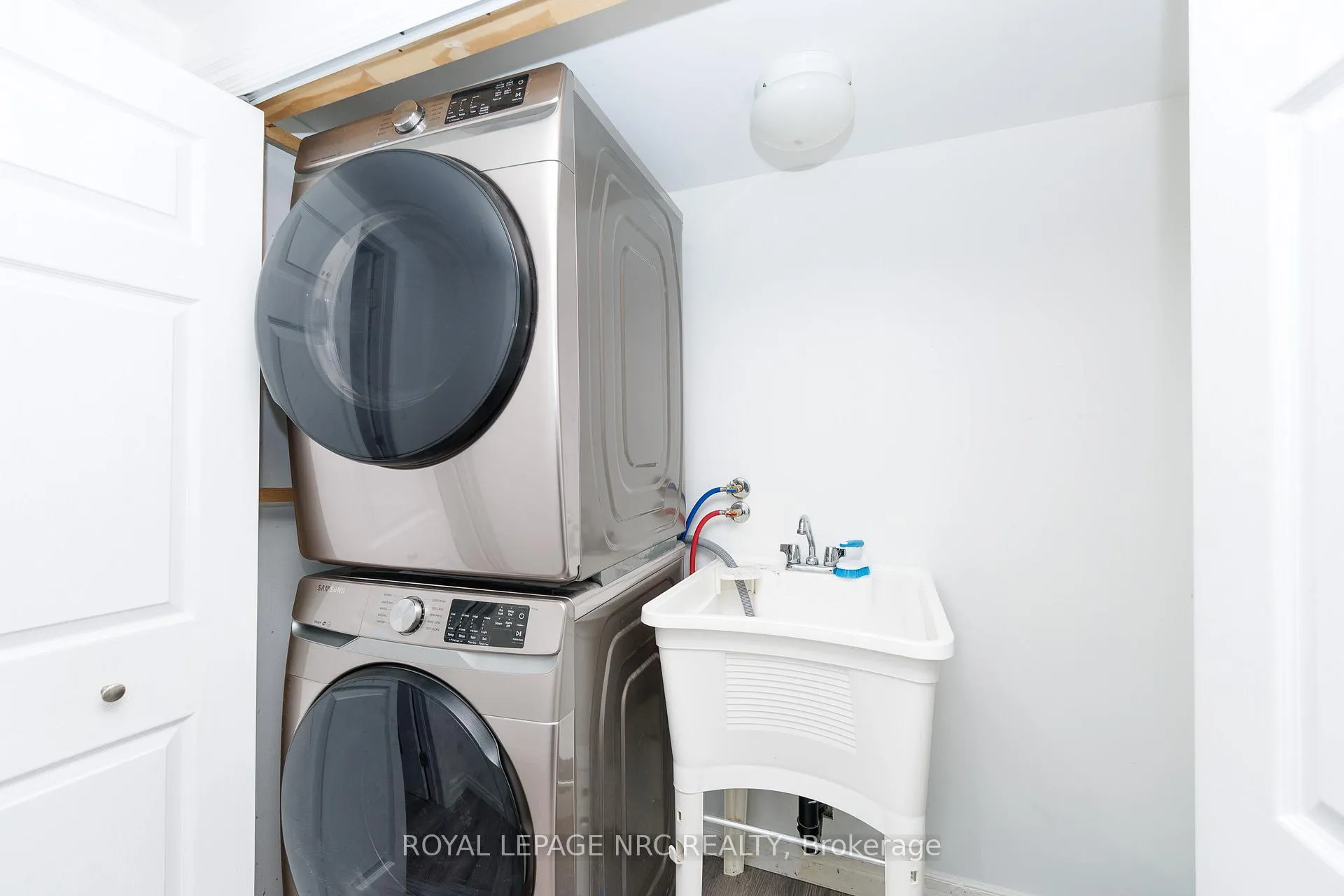 Photo 25 of 14 Roxborough Court, St. Catharines, Carlton/Bunting — HOMEH