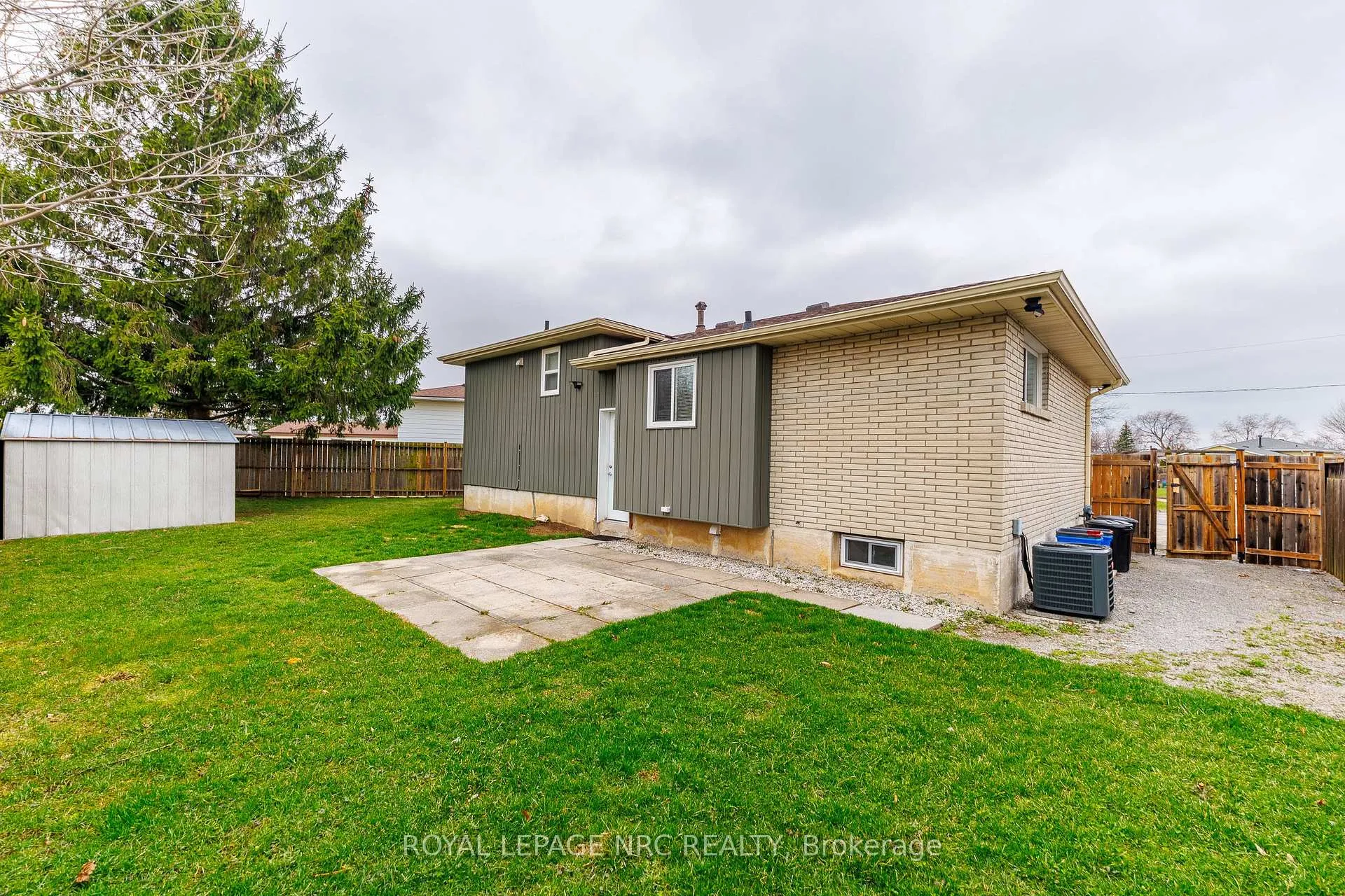 Photo 31 of 14 Roxborough Court, St. Catharines, Carlton/Bunting — HOMEH