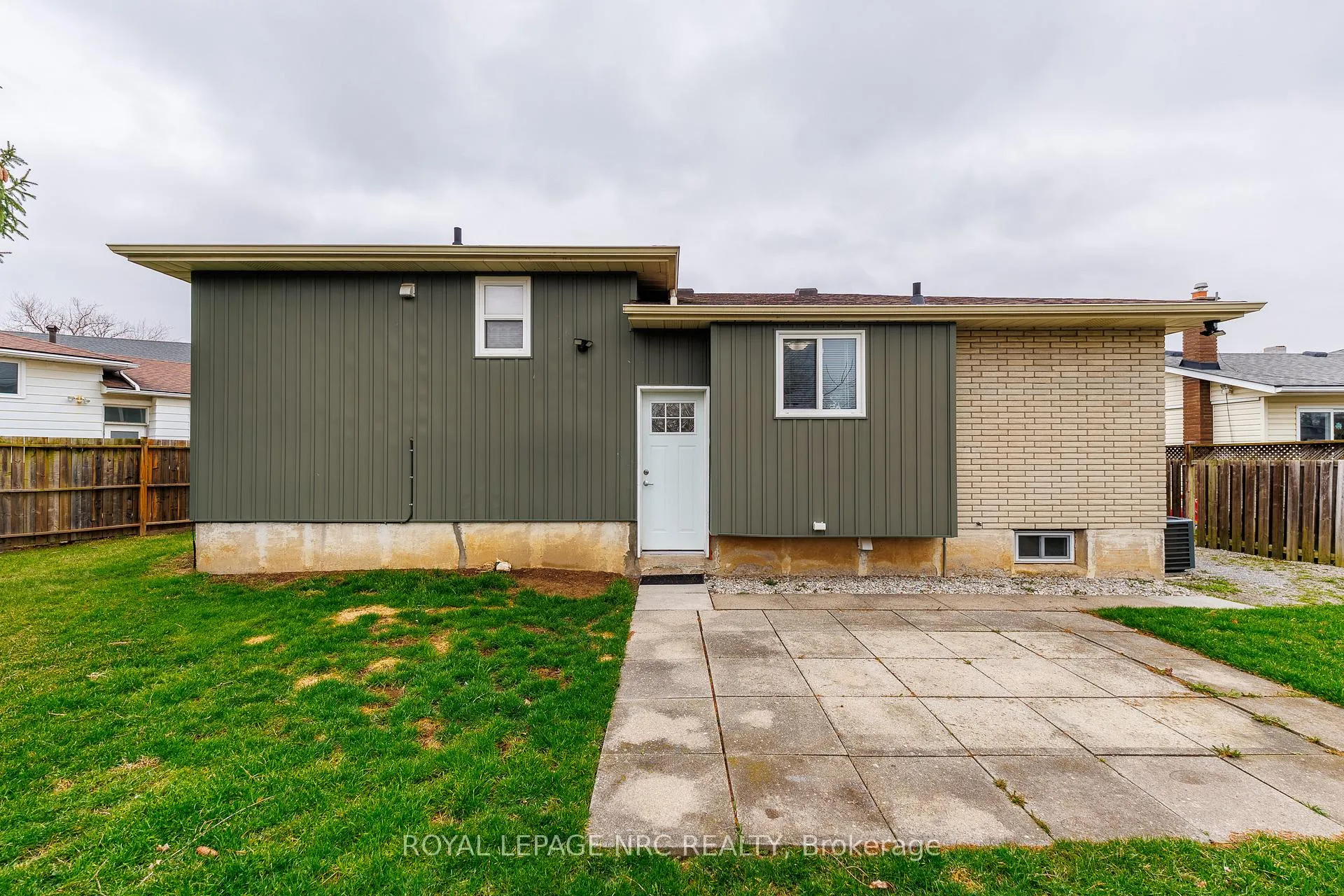 Photo 32 of 14 Roxborough Court, St. Catharines, Carlton/Bunting — HOMEH