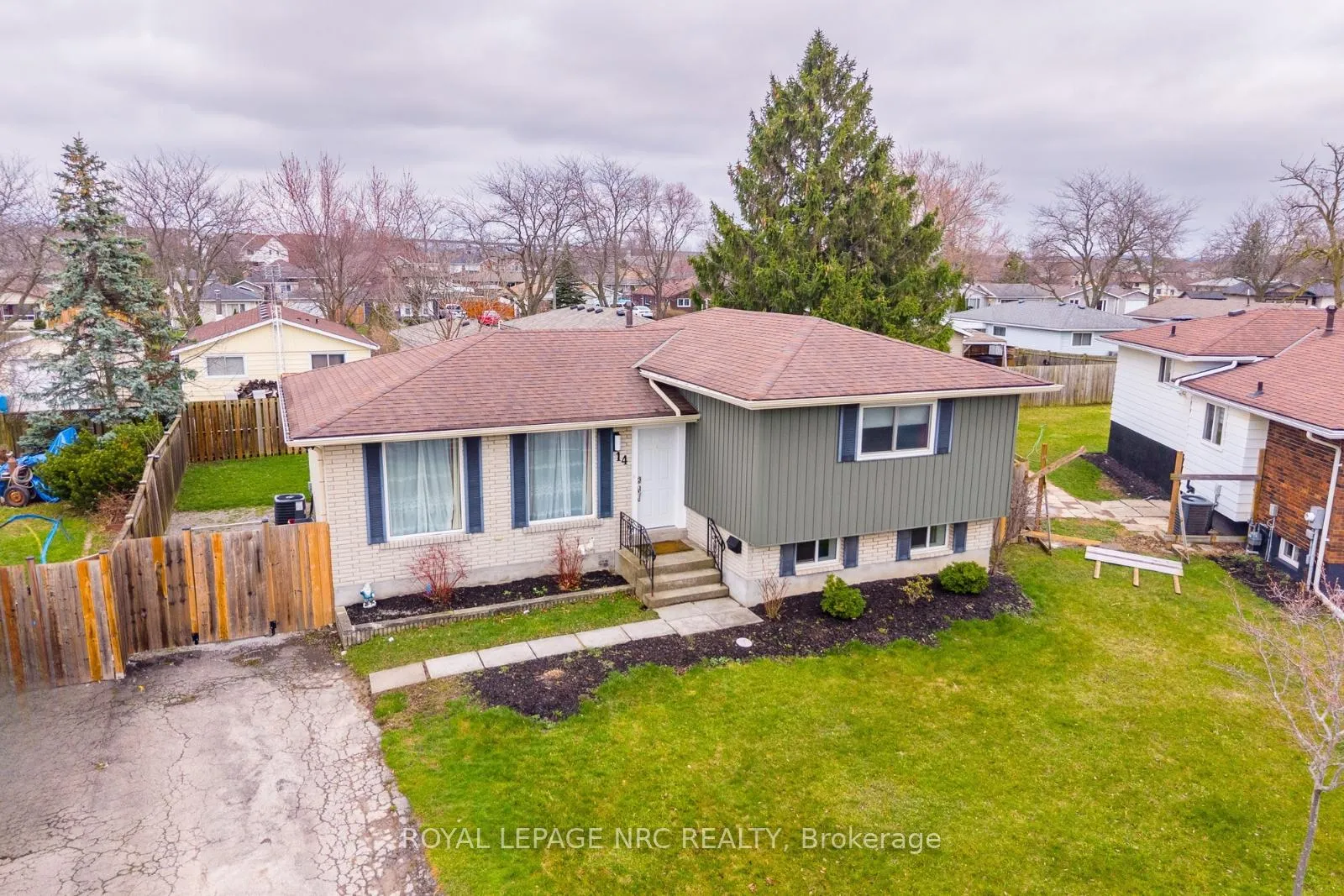 Photo 35 of 14 Roxborough Court, St. Catharines, Carlton/Bunting — HOMEH