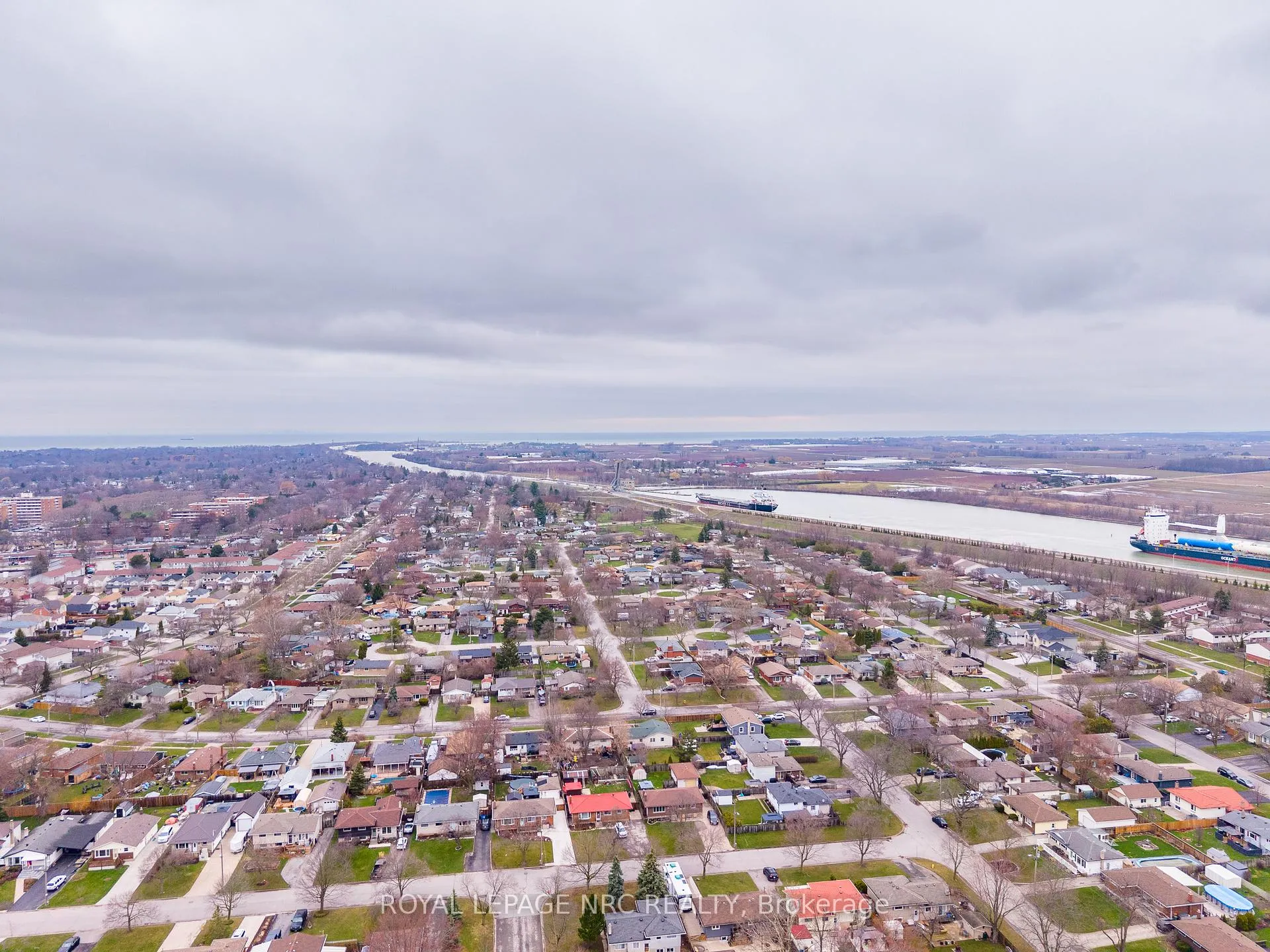 Photo 43 of 14 Roxborough Court, St. Catharines, Carlton/Bunting — HOMEH