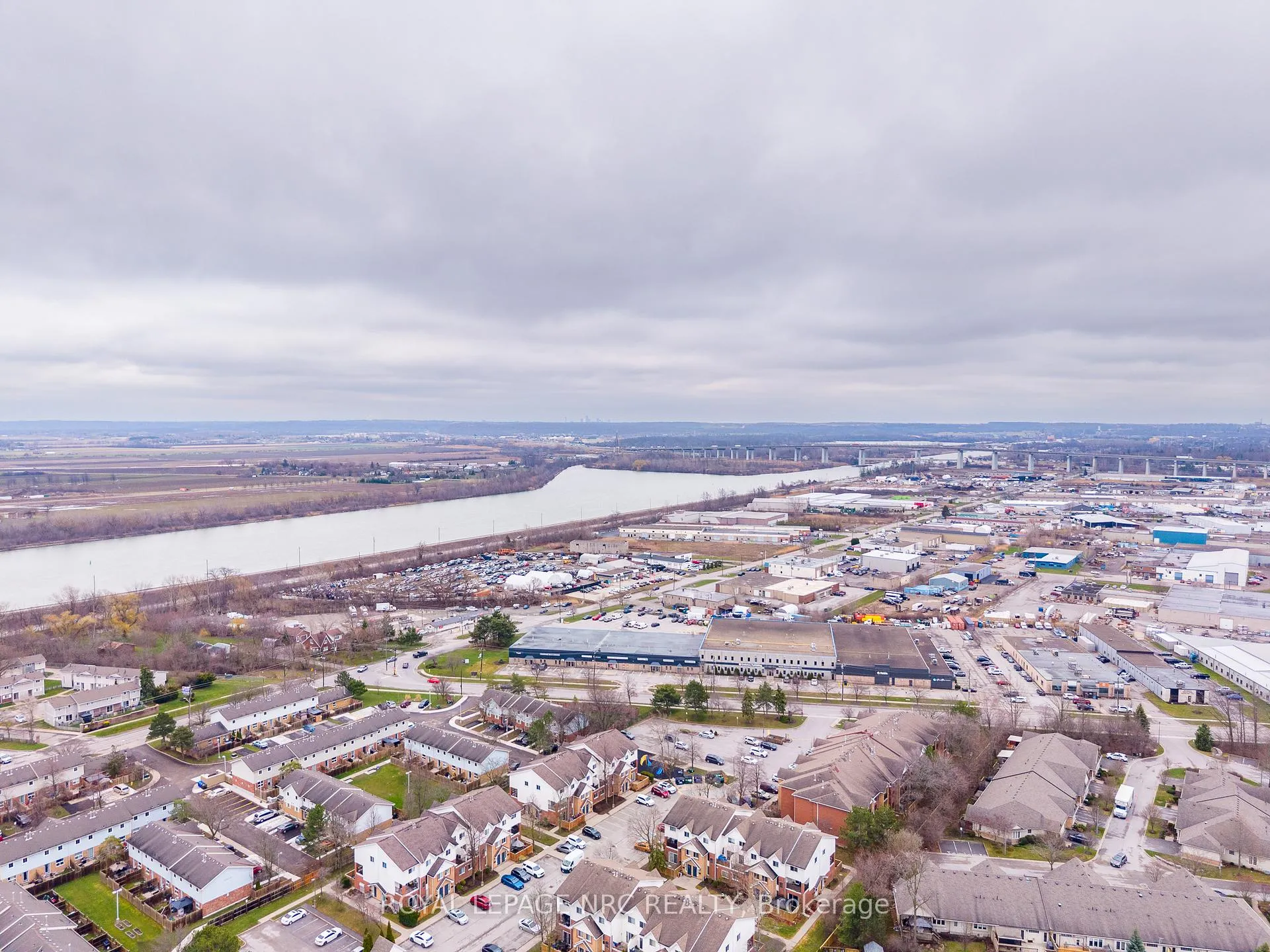 Photo 45 of 14 Roxborough Court, St. Catharines, Carlton/Bunting — HOMEH