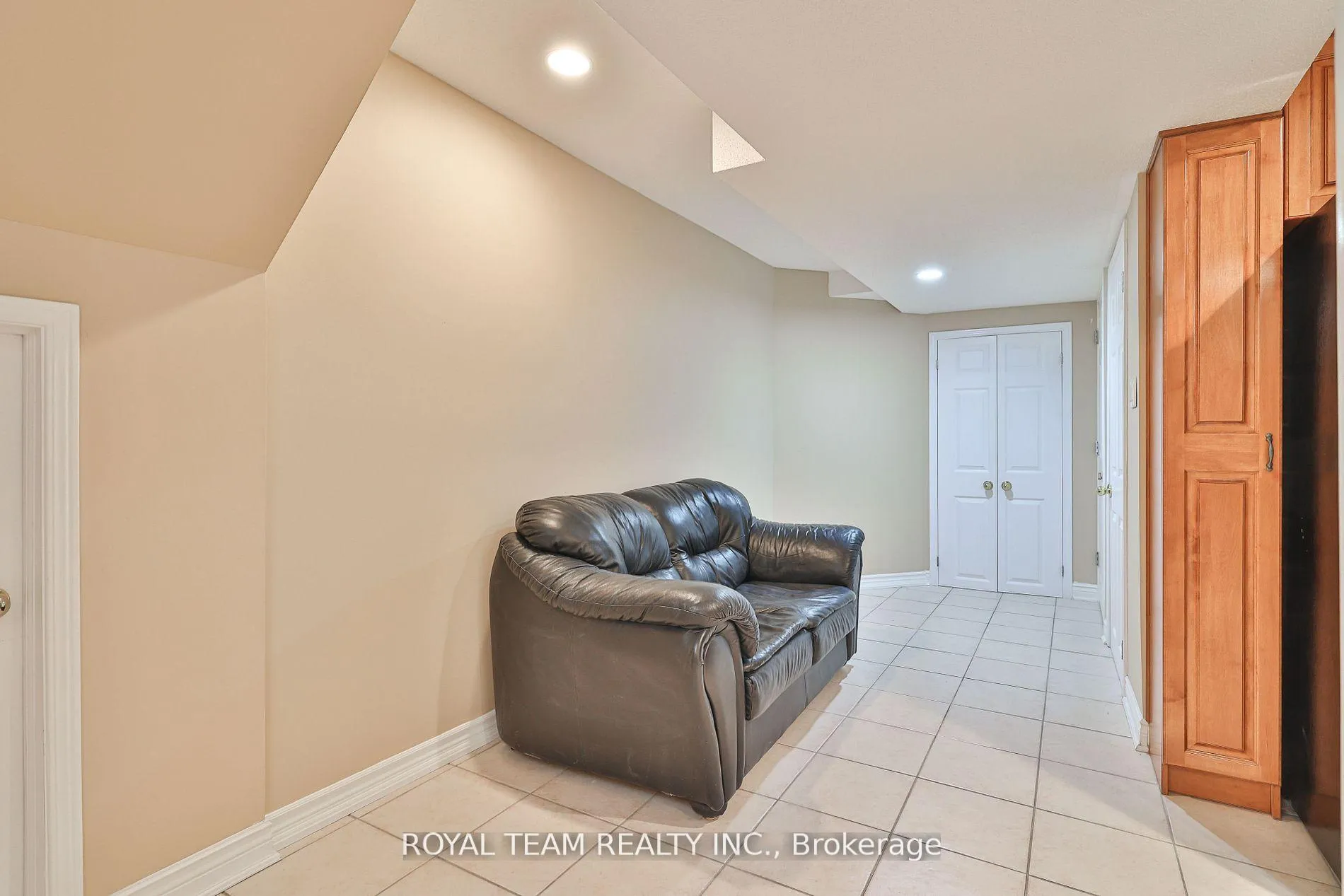 Photo 4 of Unit Lower, 62 Kingly Crest Way, Vaughan, Sonoma Heights — HOMEH
