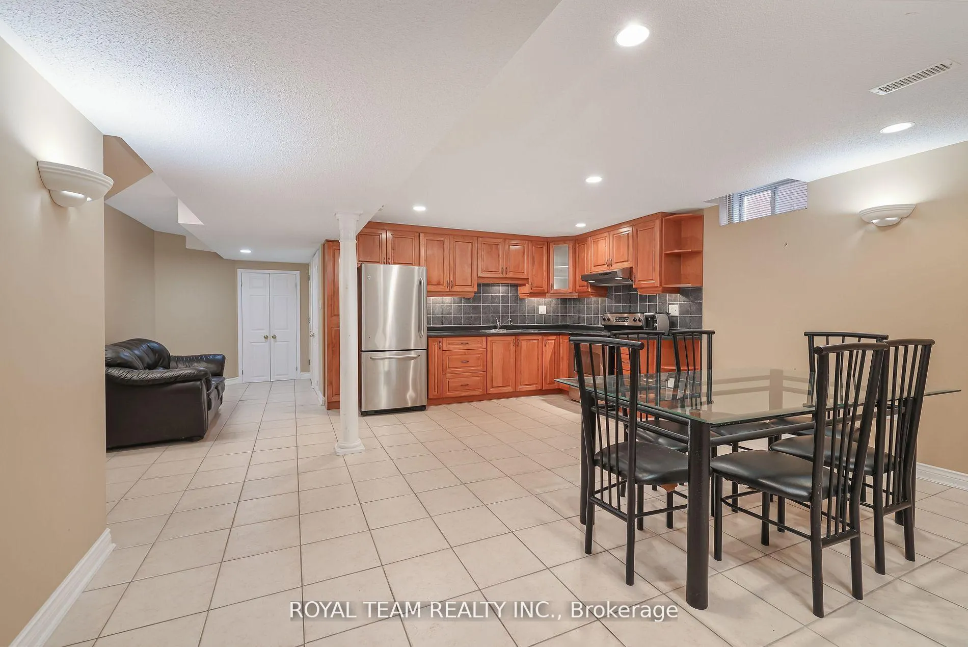 Photo 5 of Unit Lower, 62 Kingly Crest Way, Vaughan, Sonoma Heights — HOMEH