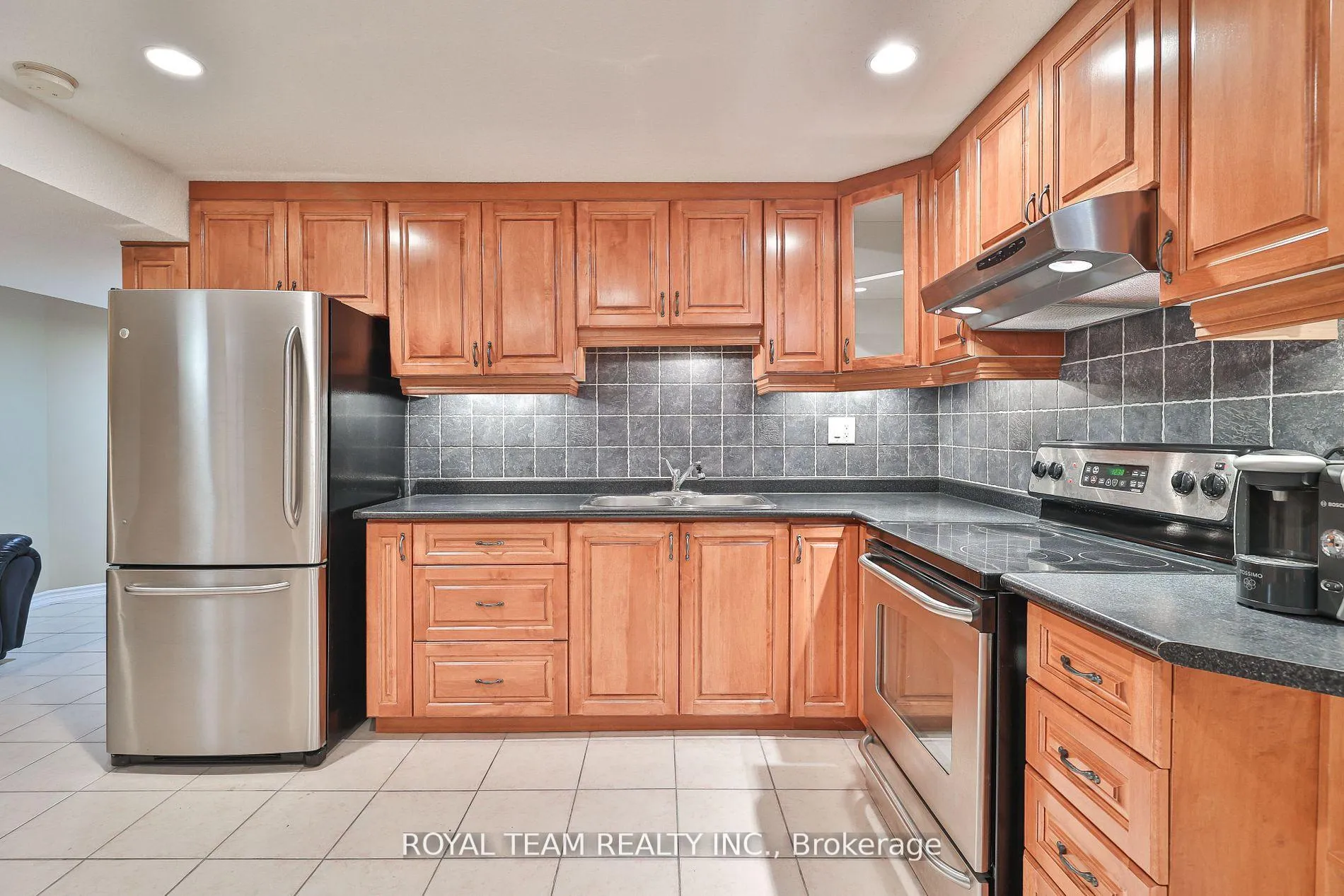 Photo 6 of Unit Lower, 62 Kingly Crest Way, Vaughan, Sonoma Heights — HOMEH