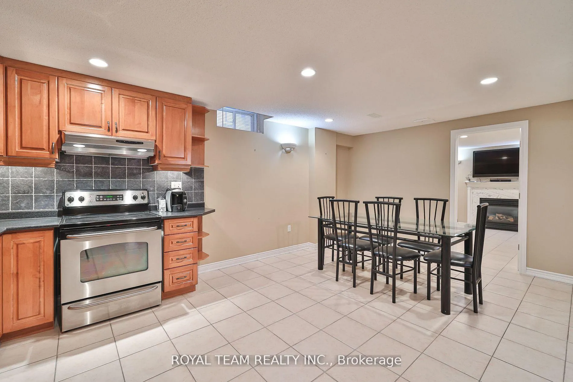 Photo 8 of Unit Lower, 62 Kingly Crest Way, Vaughan, Sonoma Heights — HOMEH