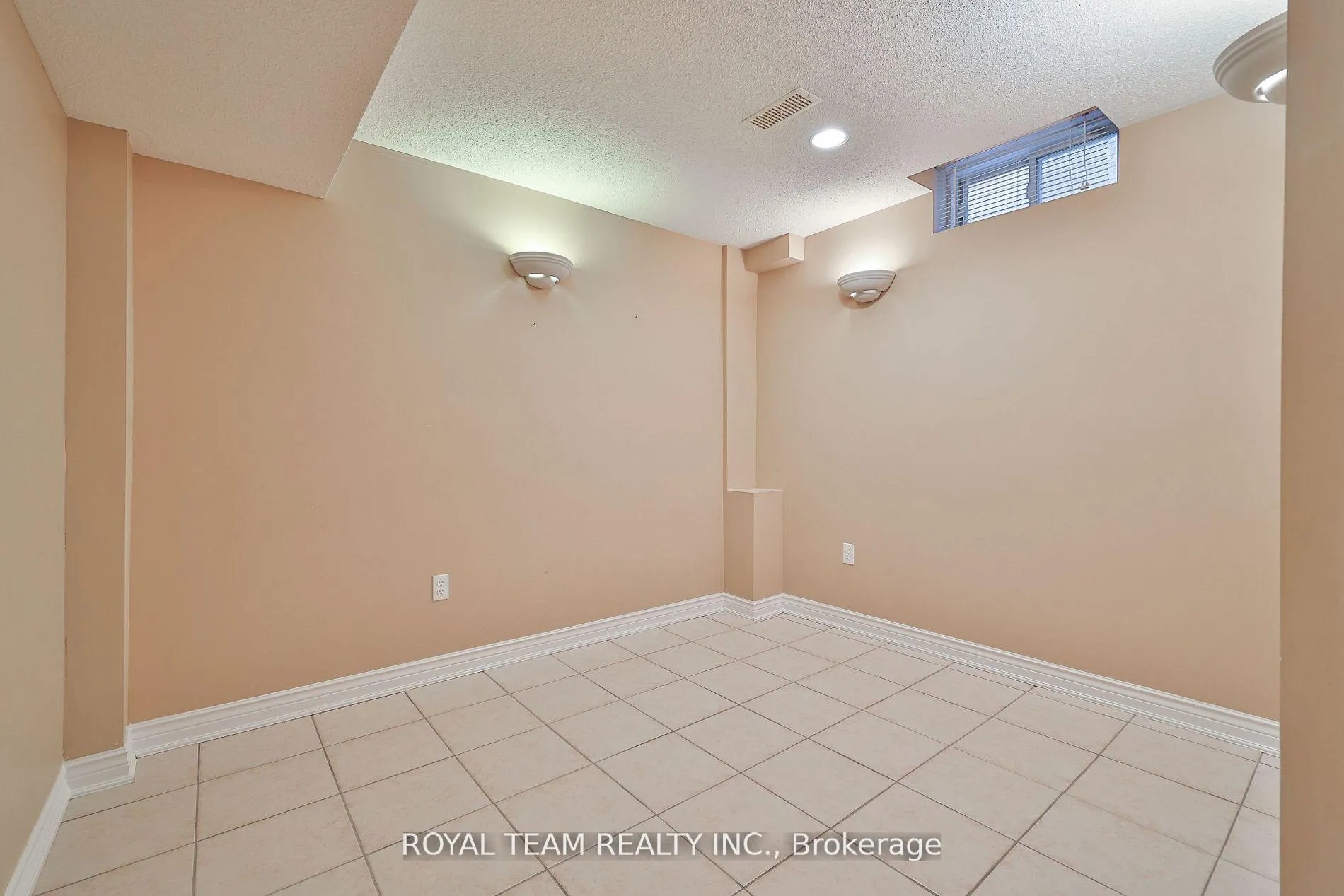Photo 12 of Unit Lower, 62 Kingly Crest Way, Vaughan, Sonoma Heights — HOMEH
