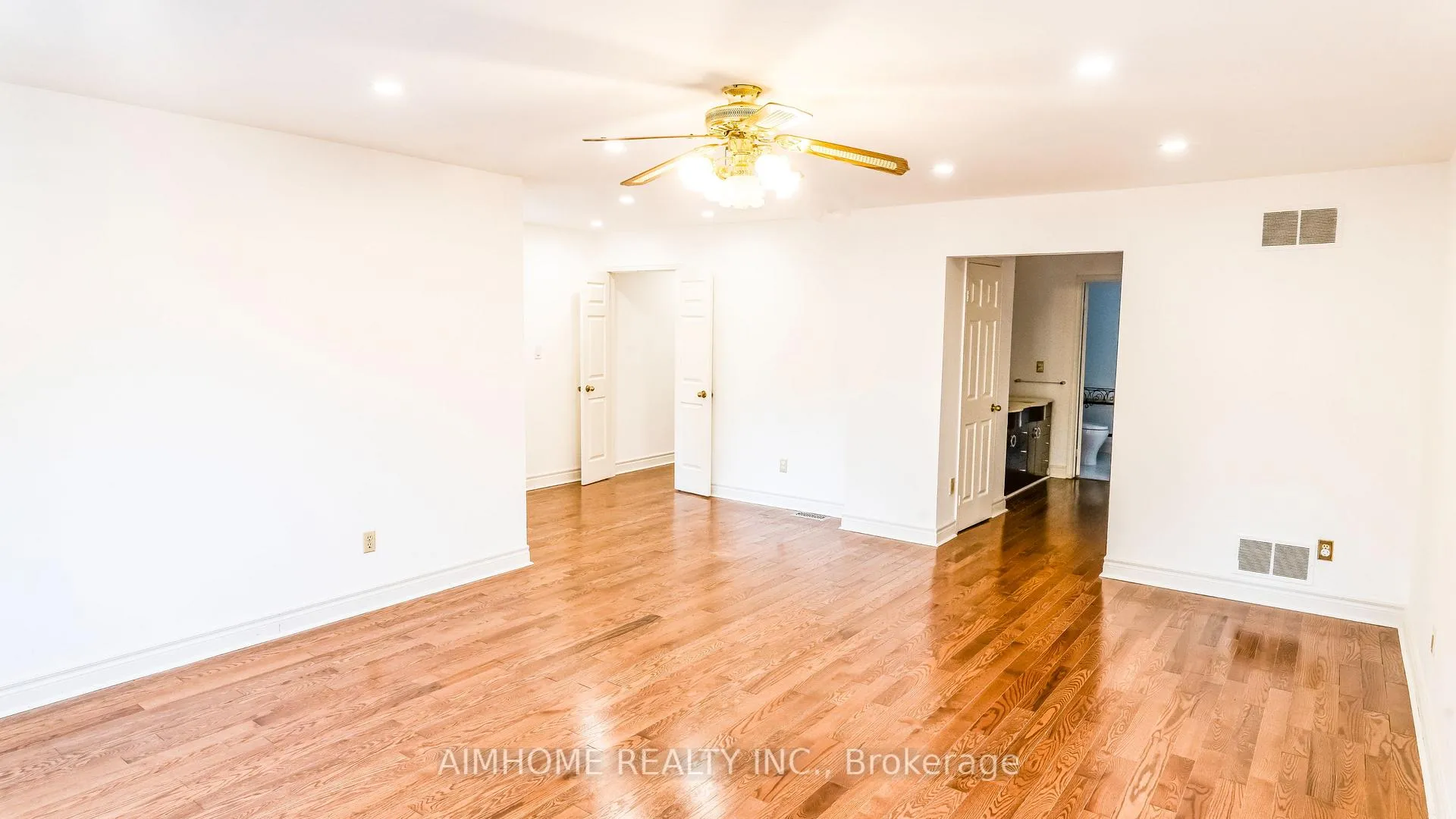 Photo 14 of 59 Peterborough Avenue, Markham, Thornlea — HOMEH