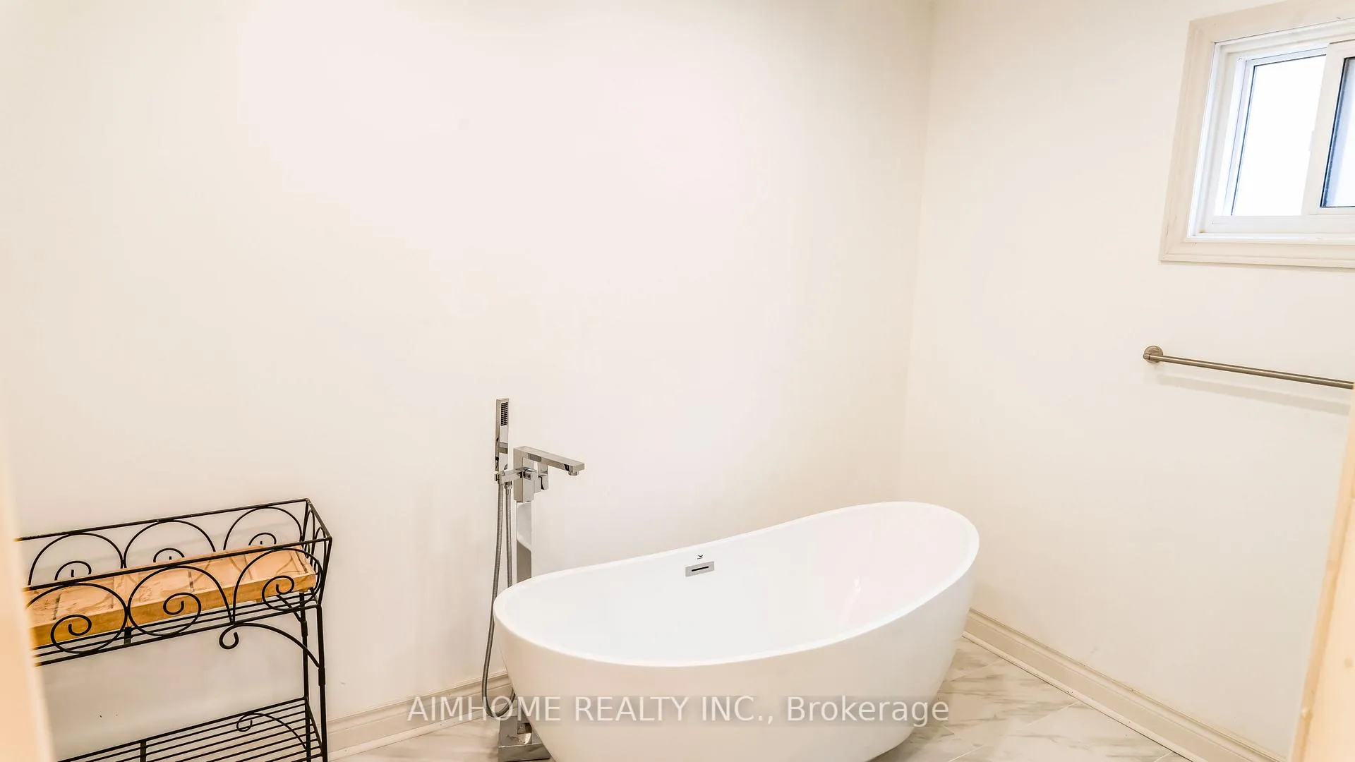 Photo 17 of 59 Peterborough Avenue, Markham, Thornlea — HOMEH