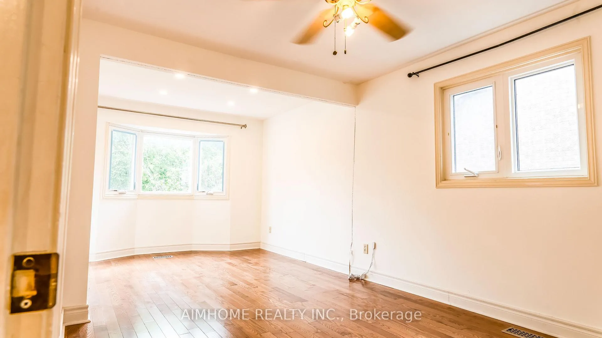 Photo 21 of 59 Peterborough Avenue, Markham, Thornlea — HOMEH