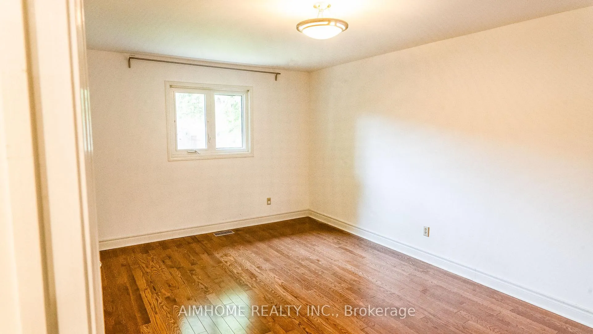 Photo 24 of 59 Peterborough Avenue, Markham, Thornlea — HOMEH