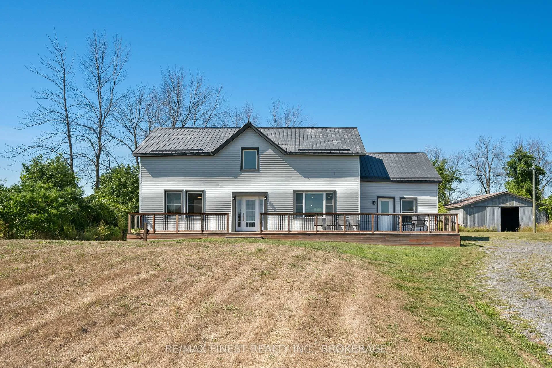 Front of 2405 Mcintyre Road