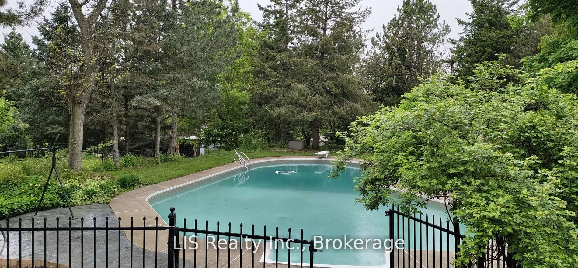 Photo 2 of 109 Treegrove Circ, Aurora, Hills of St Andrew — HOMEH