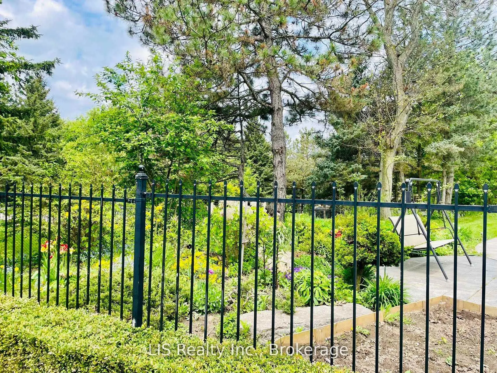Photo 3 of 109 Treegrove Circ, Aurora, Hills of St Andrew — HOMEH