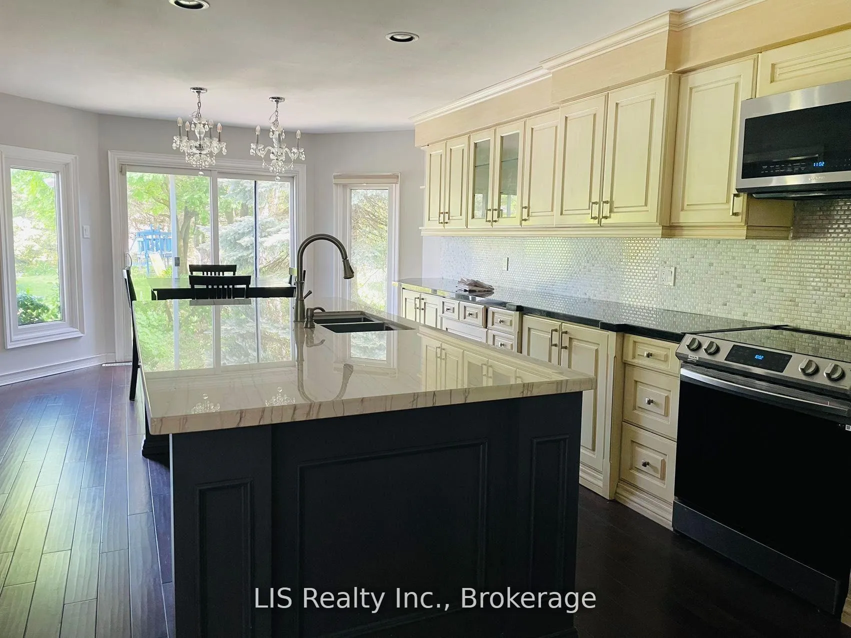 Photo 11 of 109 Treegrove Circ, Aurora, Hills of St Andrew — HOMEH