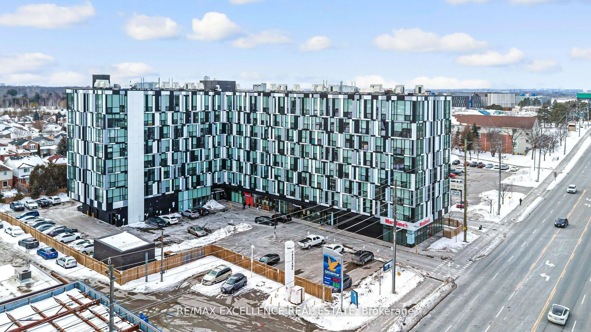 Front of Unit 413, 1900 Simcoe Street N