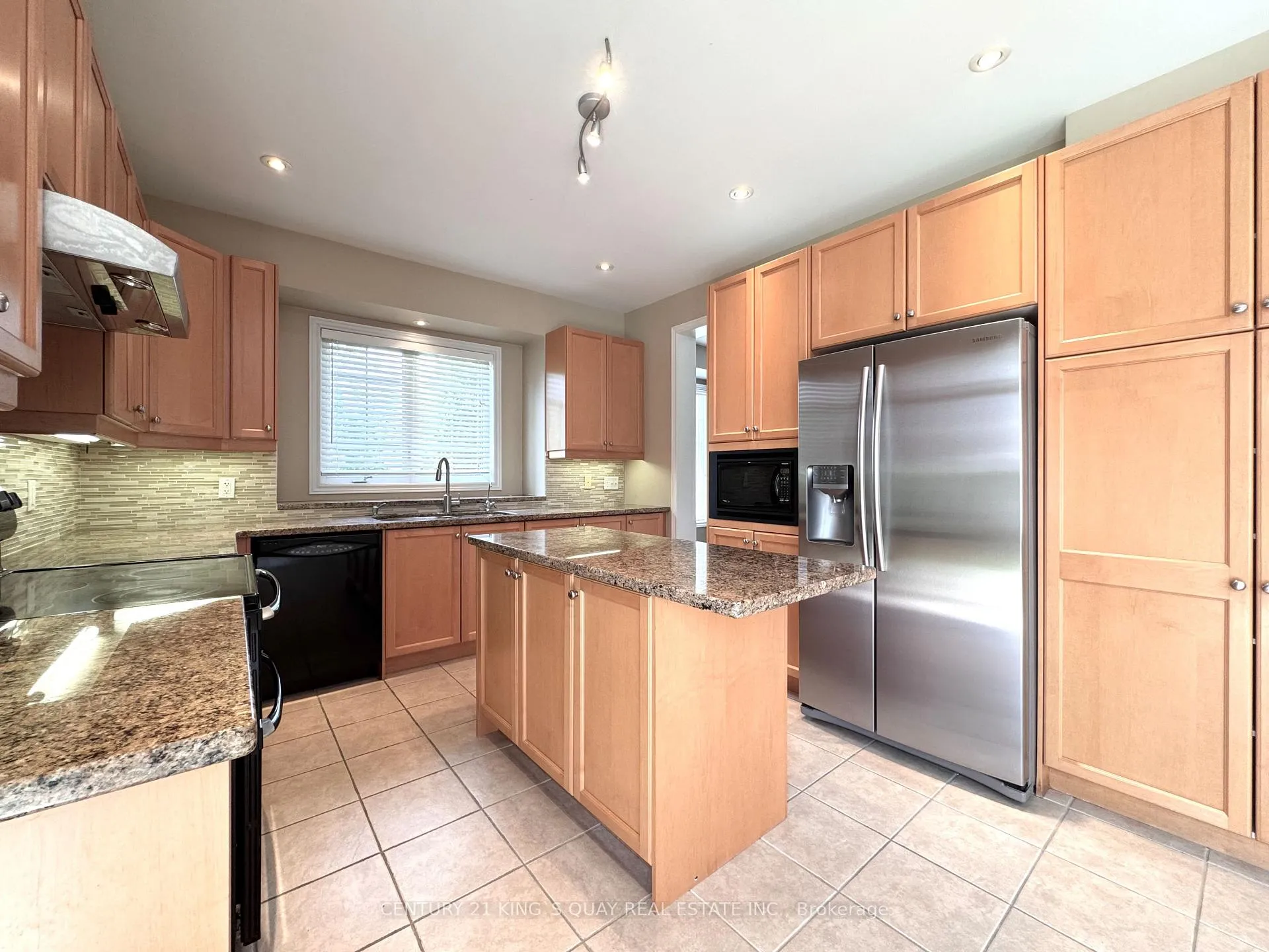 Photo 13 of 48 Winter Creek Crescent, Markham, Victoria Manor-Jennings Gate — HOMEH