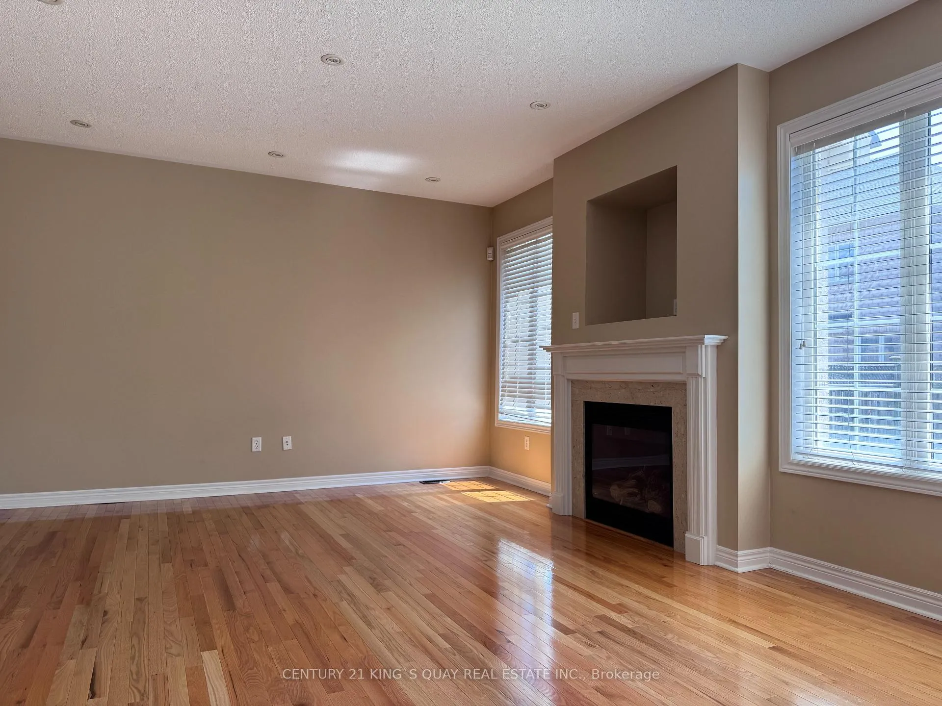 Photo 16 of 48 Winter Creek Crescent, Markham, Victoria Manor-Jennings Gate — HOMEH