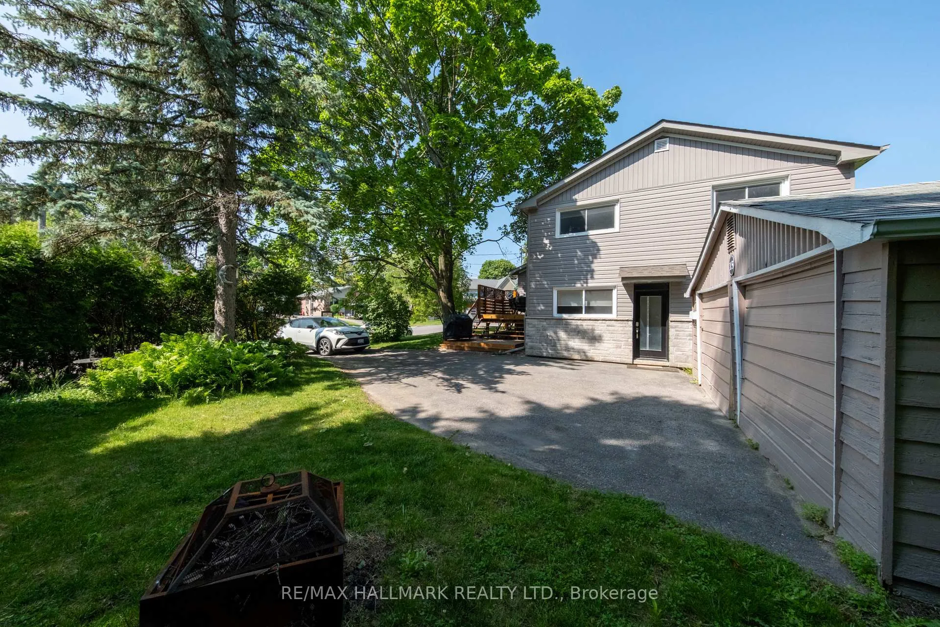 Photo 2 of Unit Basement, 15 Webster Drive, Aurora, Aurora Highlands — HOMEH