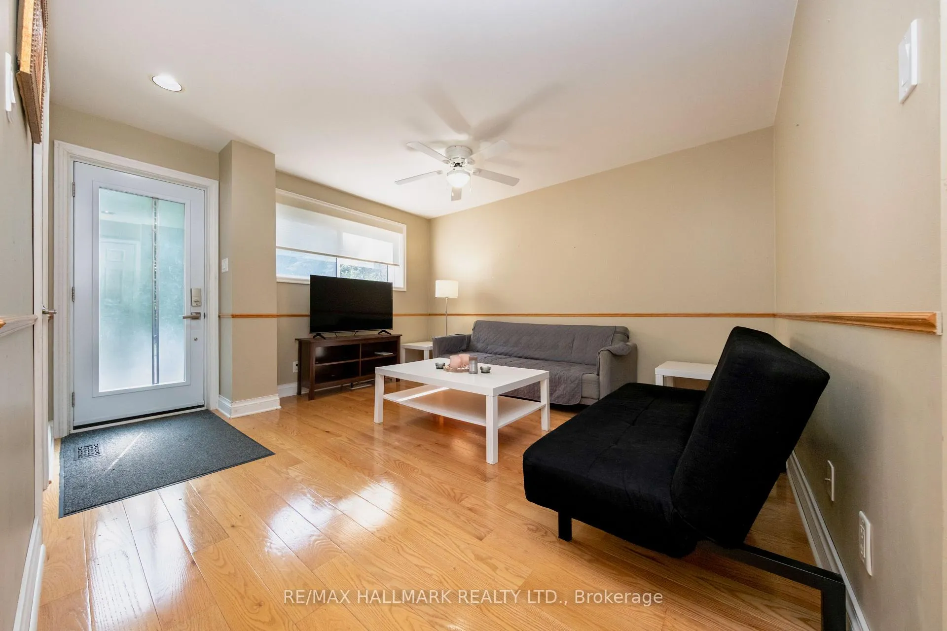 Photo 3 of Unit Basement, 15 Webster Drive, Aurora, Aurora Highlands — HOMEH