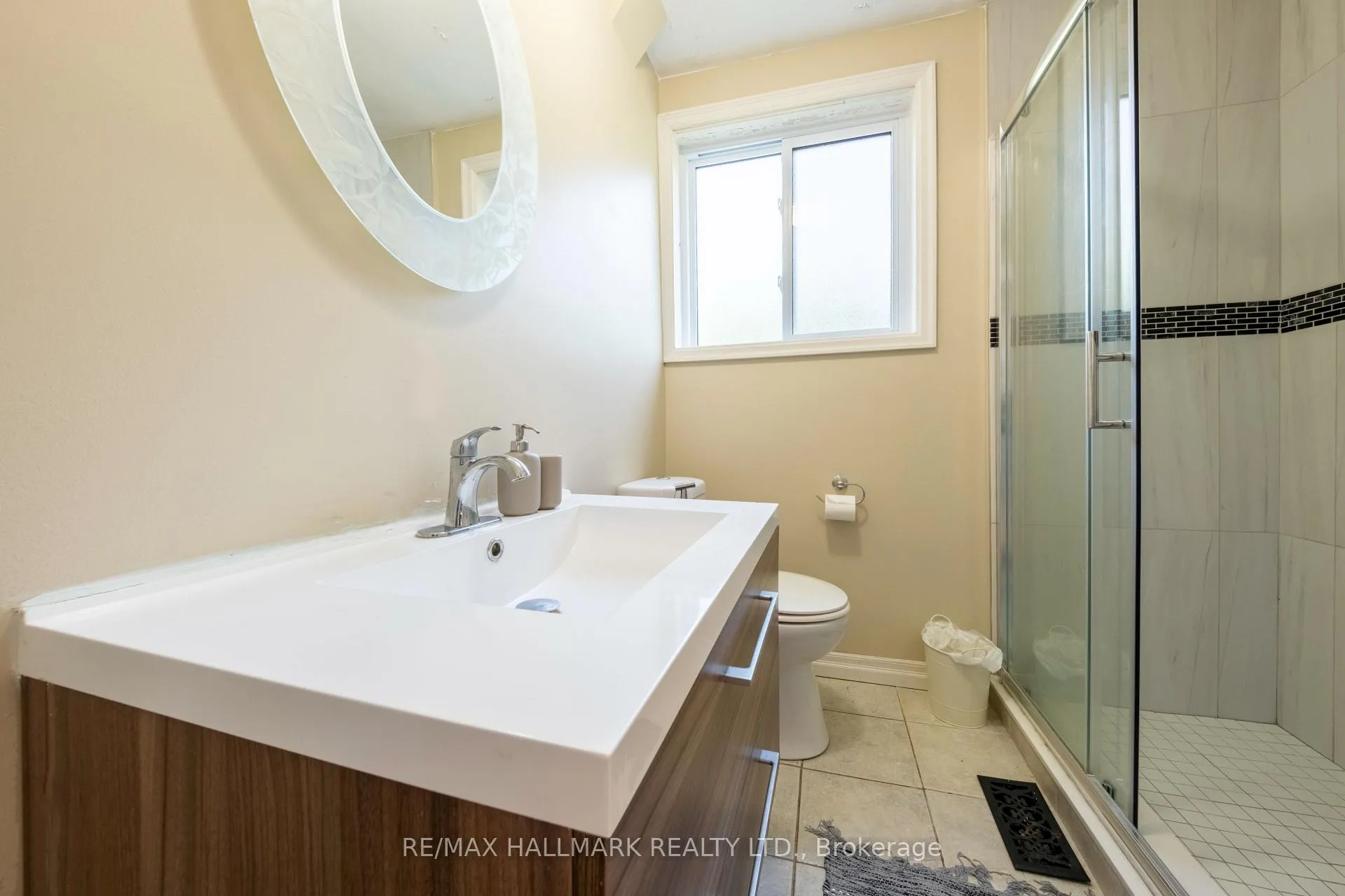 Photo 7 of Unit Basement, 15 Webster Drive, Aurora, Aurora Highlands — HOMEH