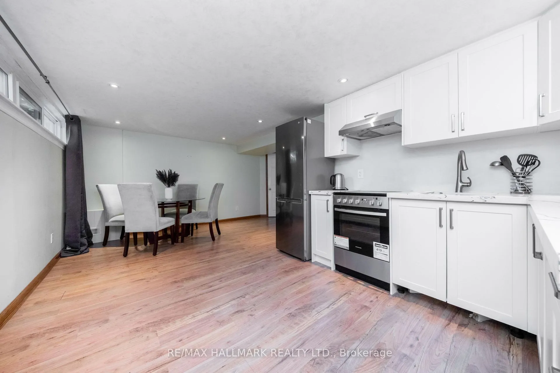 Photo 10 of Unit Basement, 15 Webster Drive, Aurora, Aurora Highlands — HOMEH