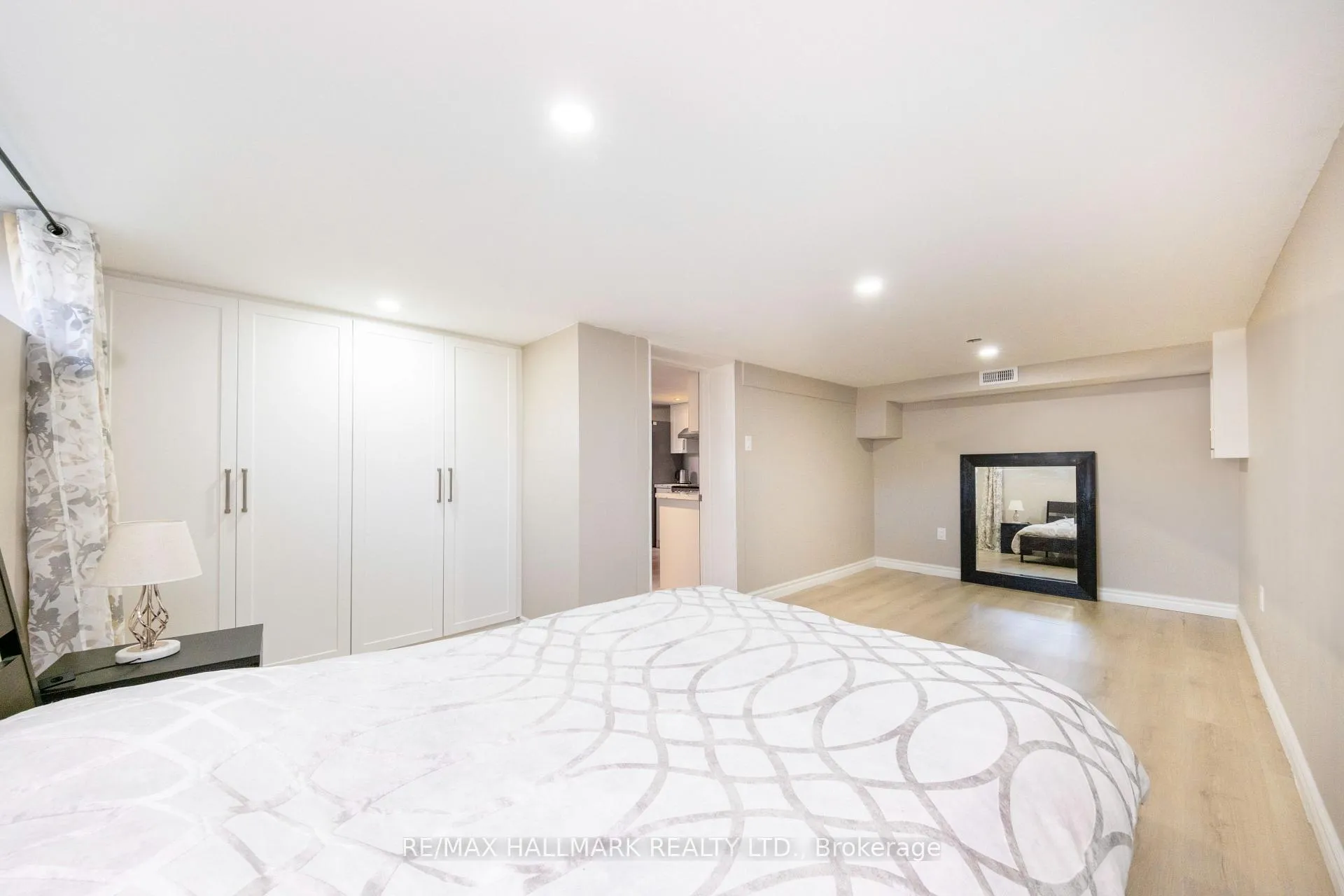 Photo 13 of Unit Basement, 15 Webster Drive, Aurora, Aurora Highlands — HOMEH