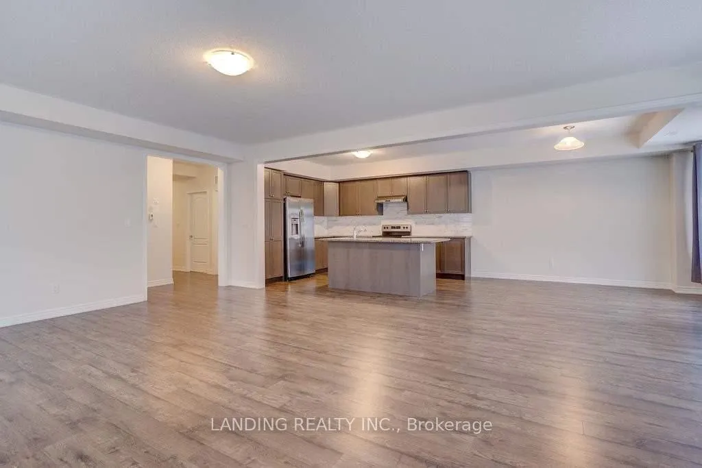 Photo 4 of Unit Unit #2, 19 Ivanhoe Drive, Markham, Berczy — HOMEH