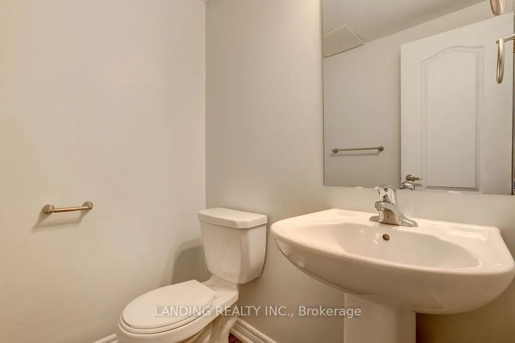 Photo 8 of Unit Unit #2, 19 Ivanhoe Drive, Markham, Berczy — HOMEH