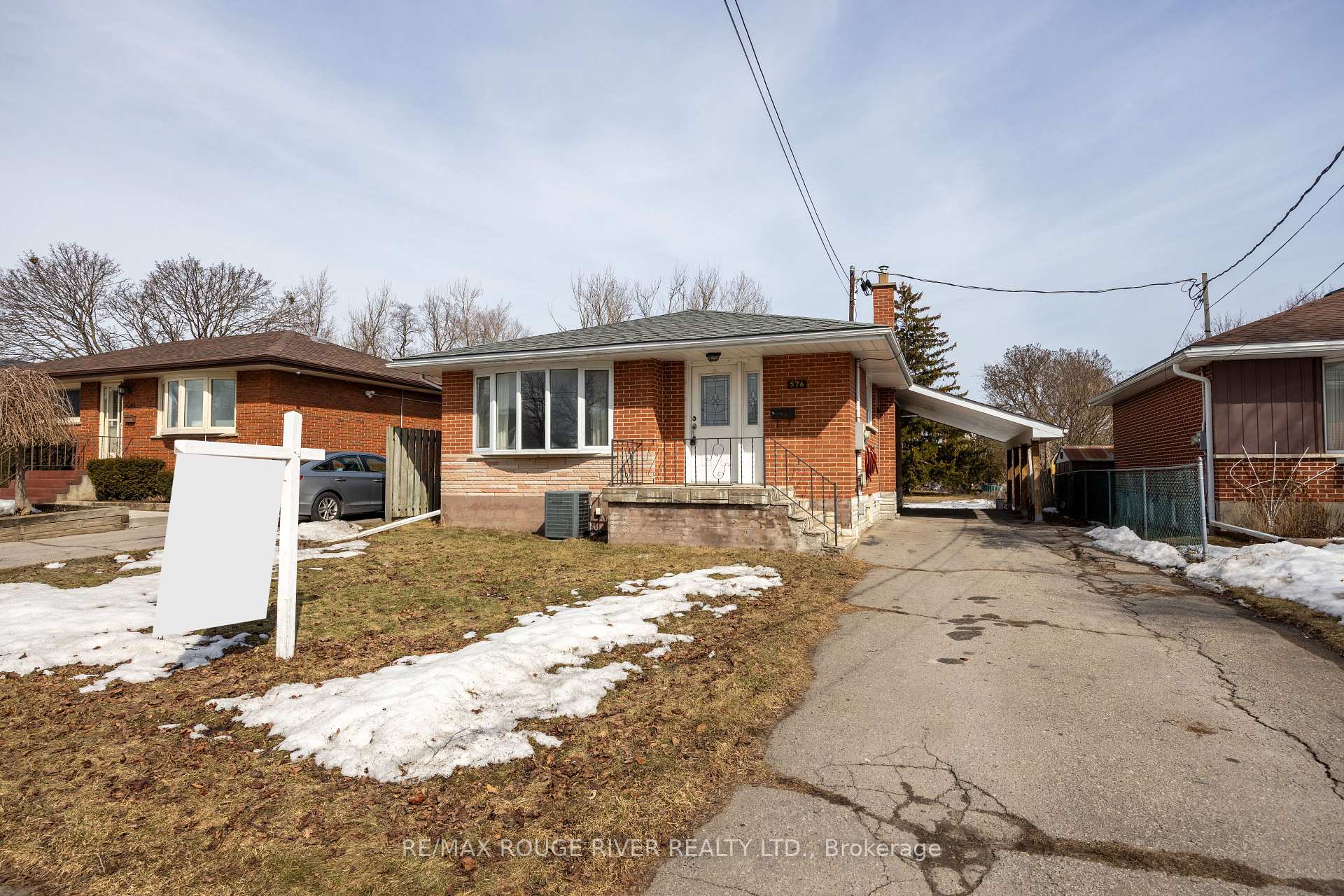 Photo 2 of 576 Sinclair Street, Cobourg — HOMEH