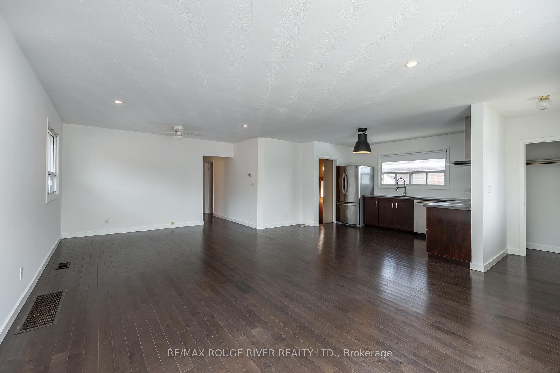 Photo 5 of 576 Sinclair Street, Cobourg — HOMEH