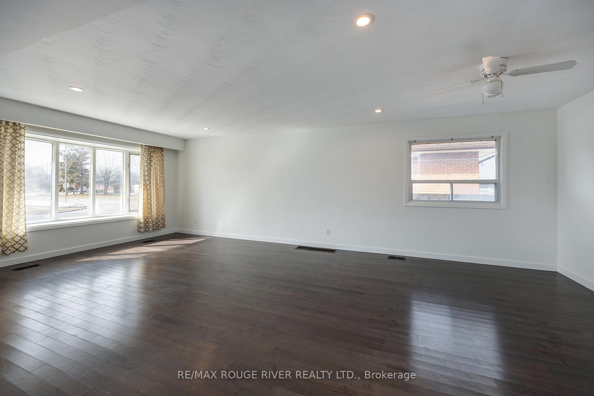 Photo 8 of 576 Sinclair Street, Cobourg — HOMEH