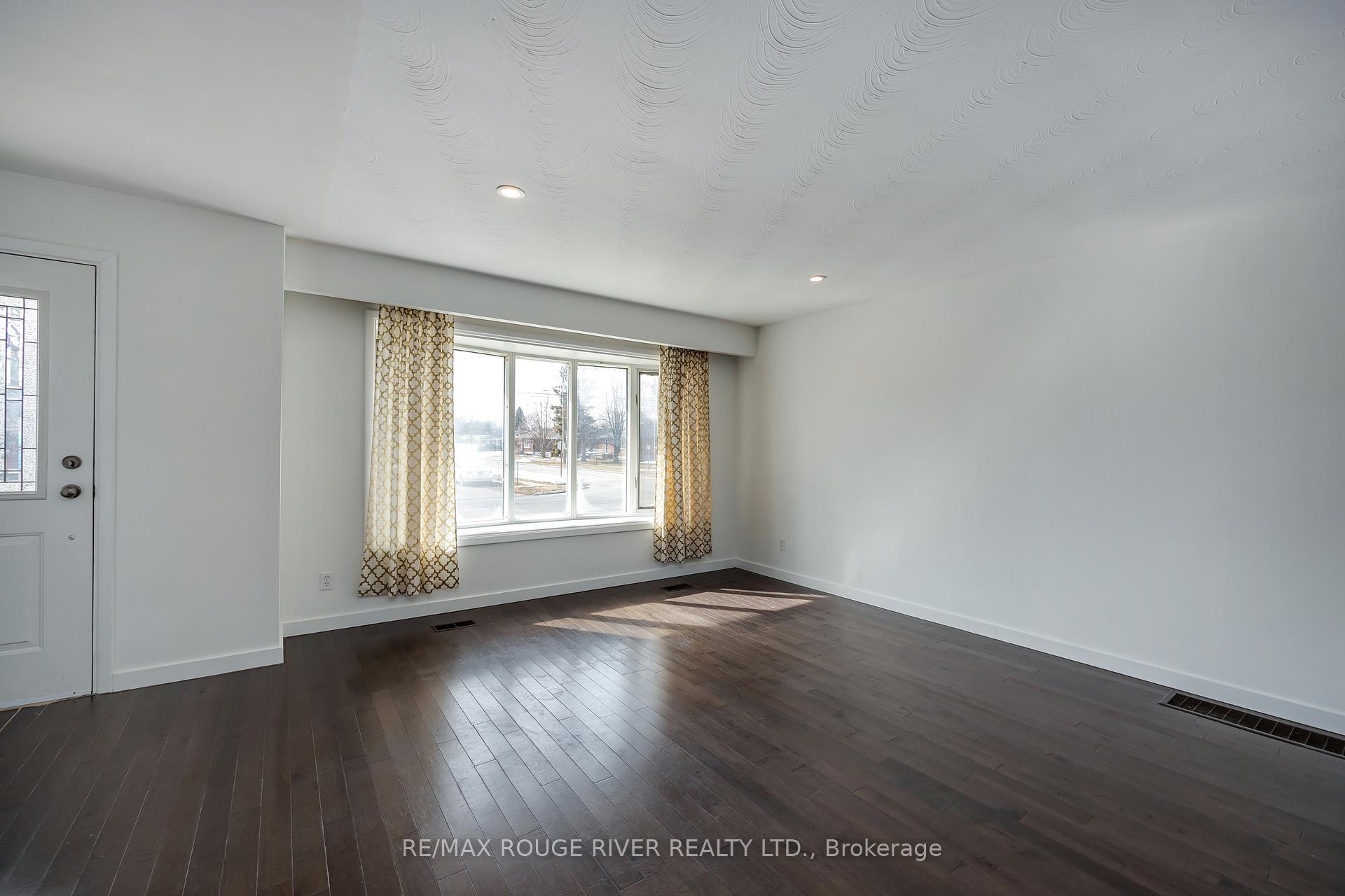Photo 15 of 576 Sinclair Street, Cobourg — HOMEH