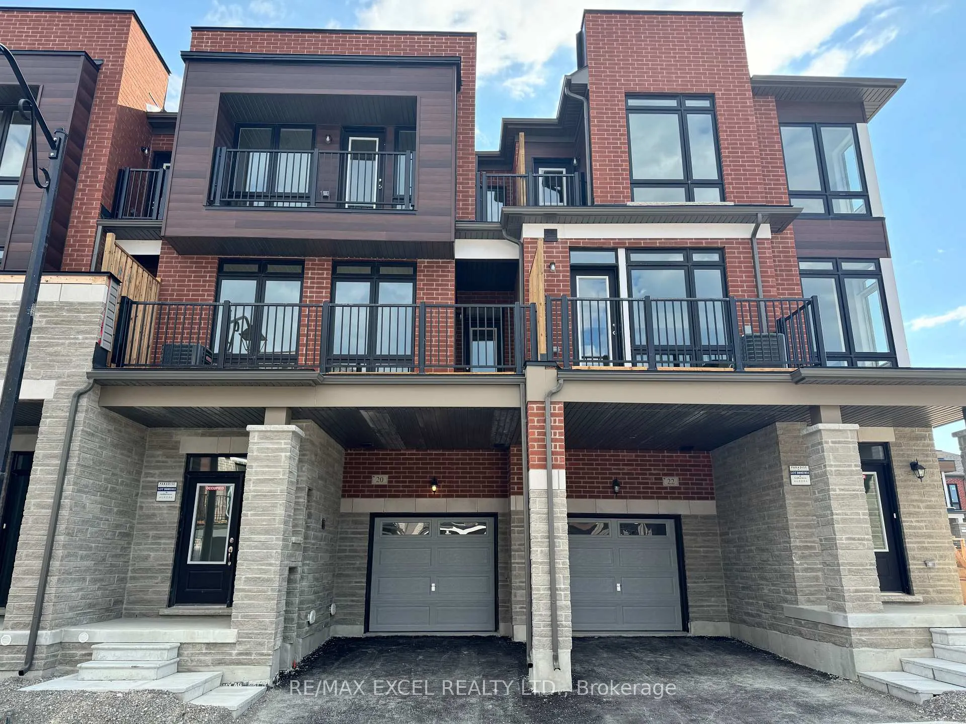 Photo 1 of 20 Griffith Street, Aurora, Bayview Northeast — HOMEH