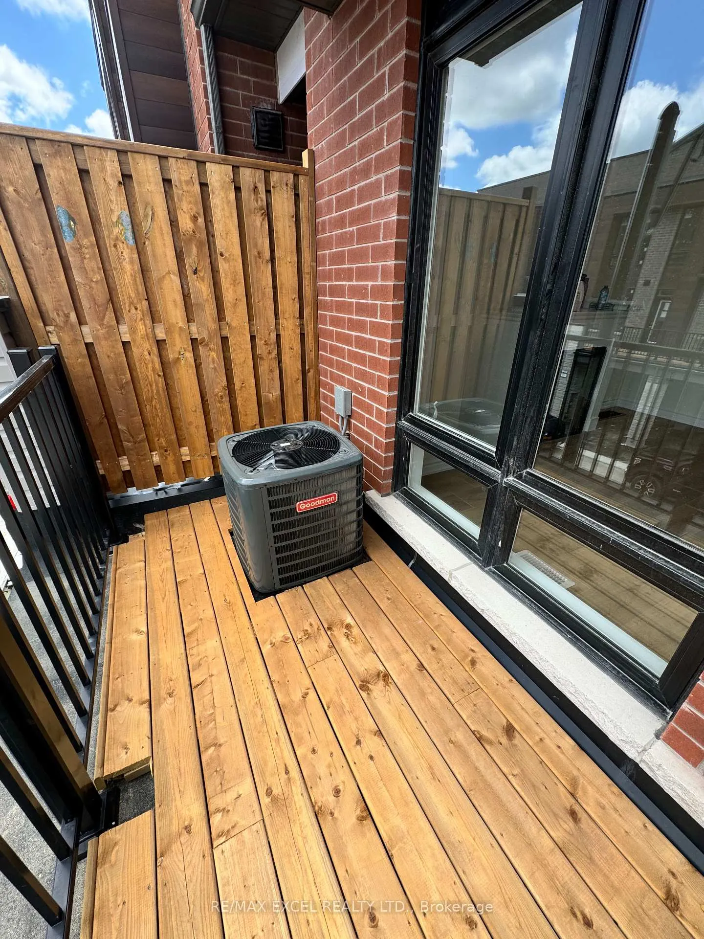 Photo 7 of 20 Griffith Street, Aurora, Bayview Northeast — HOMEH