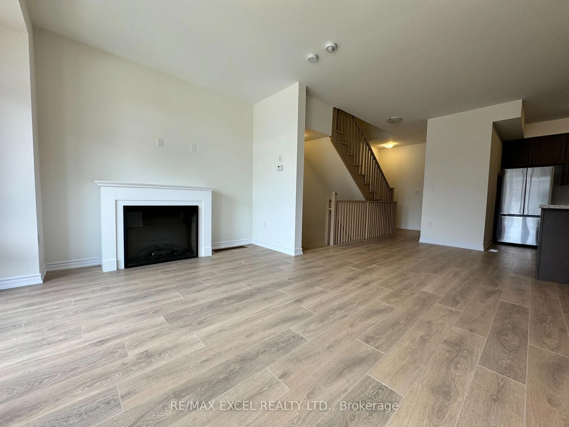 Photo 10 of 20 Griffith Street, Aurora, Bayview Northeast — HOMEH