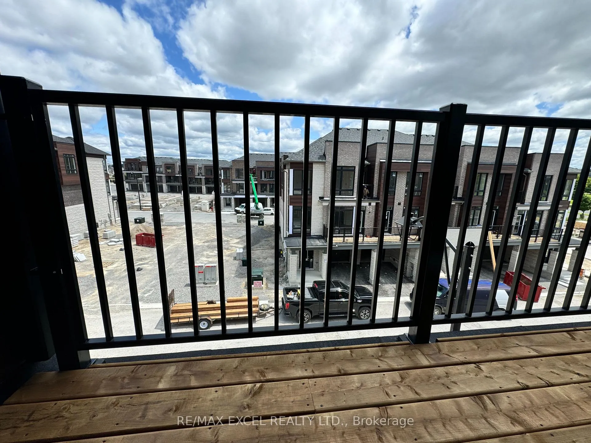 Photo 14 of 20 Griffith Street, Aurora, Bayview Northeast — HOMEH