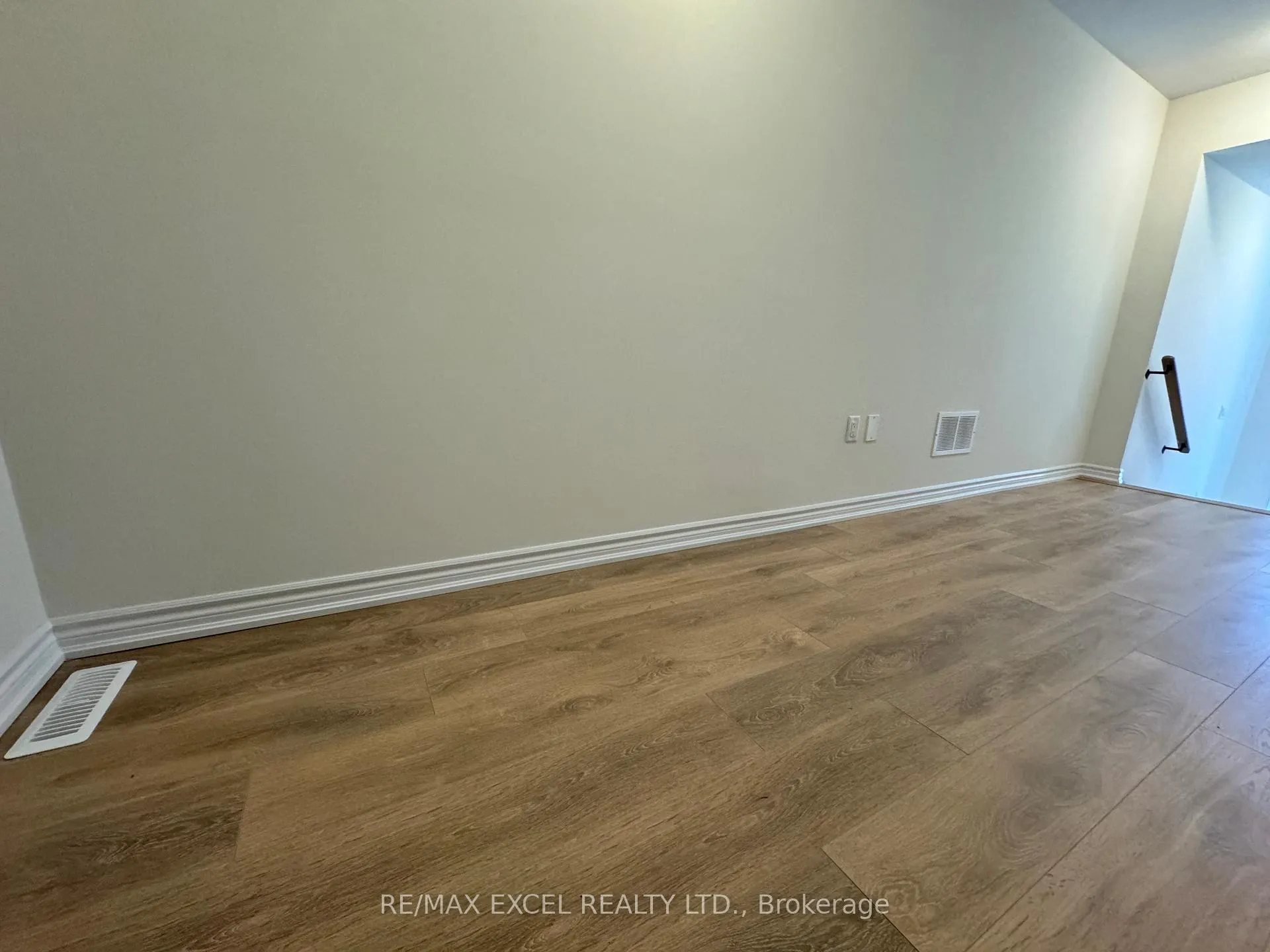 Photo 15 of 20 Griffith Street, Aurora, Bayview Northeast — HOMEH