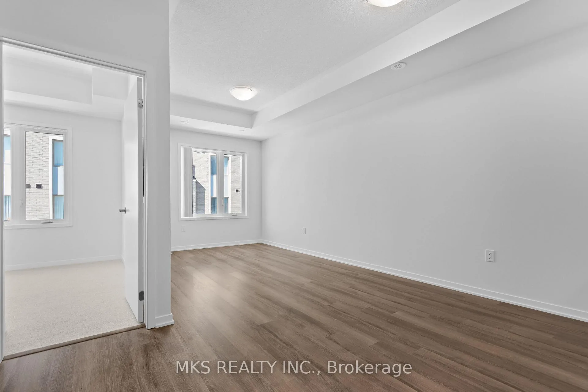 Photo 16 of Unit TH 242, 121 Honeycrisp Crescent, Vaughan, Vaughan Corporate Centre — HOMEH