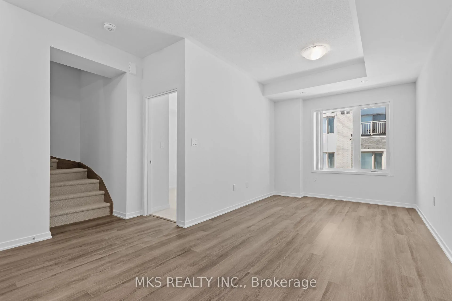 Photo 17 of Unit TH 242, 121 Honeycrisp Crescent, Vaughan, Vaughan Corporate Centre — HOMEH