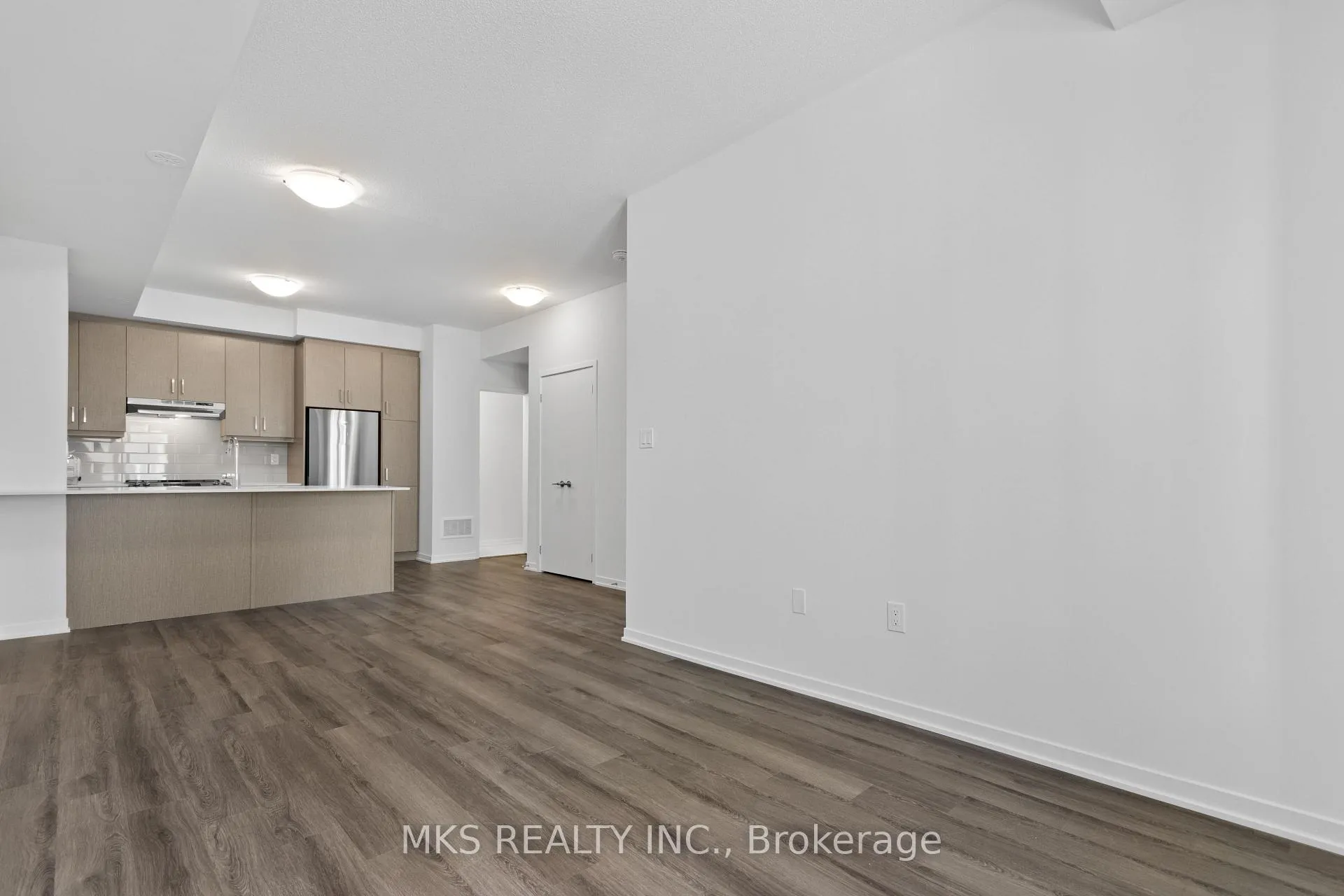 Photo 19 of Unit TH 242, 121 Honeycrisp Crescent, Vaughan, Vaughan Corporate Centre — HOMEH