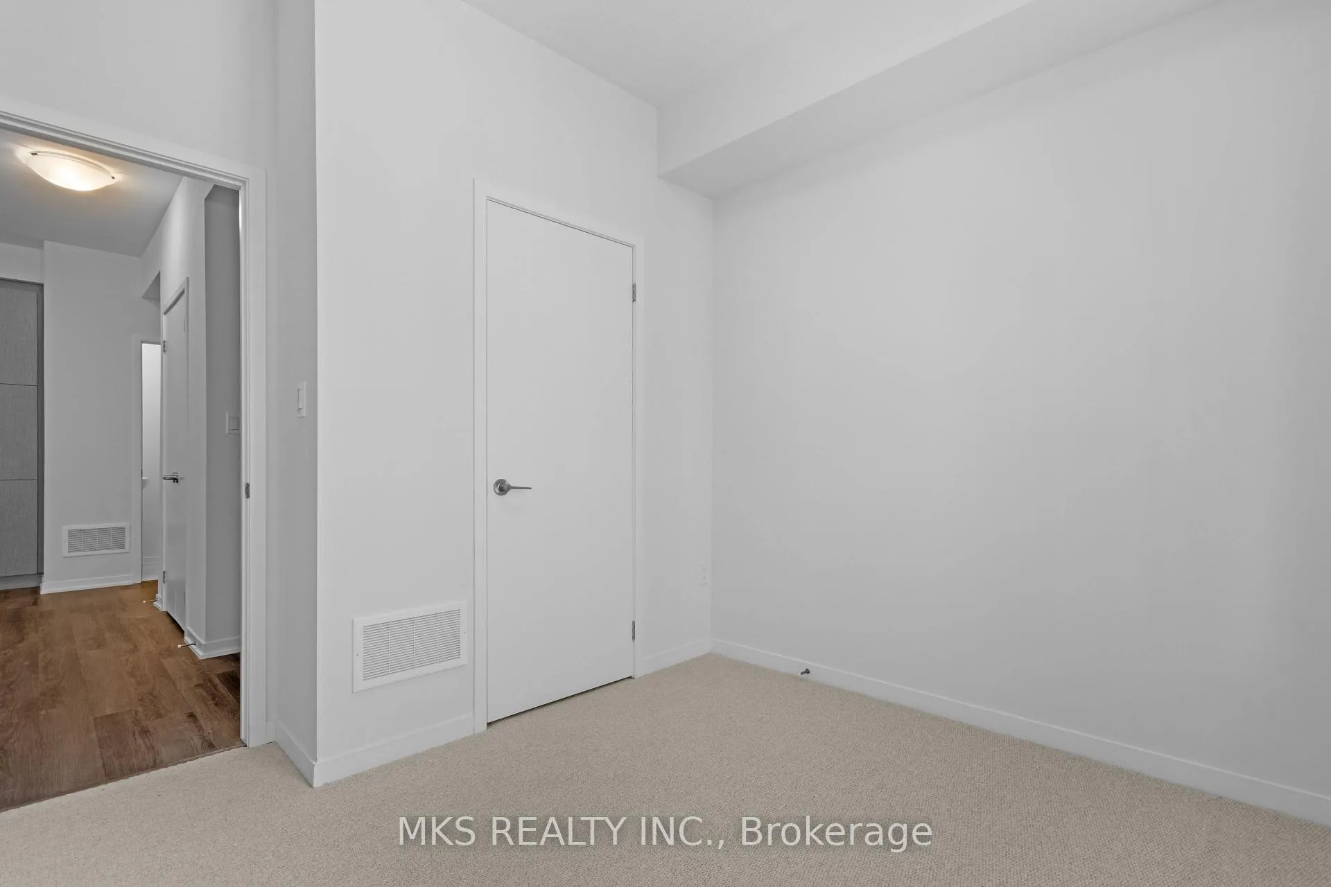 Photo 23 of Unit TH 242, 121 Honeycrisp Crescent, Vaughan, Vaughan Corporate Centre — HOMEH