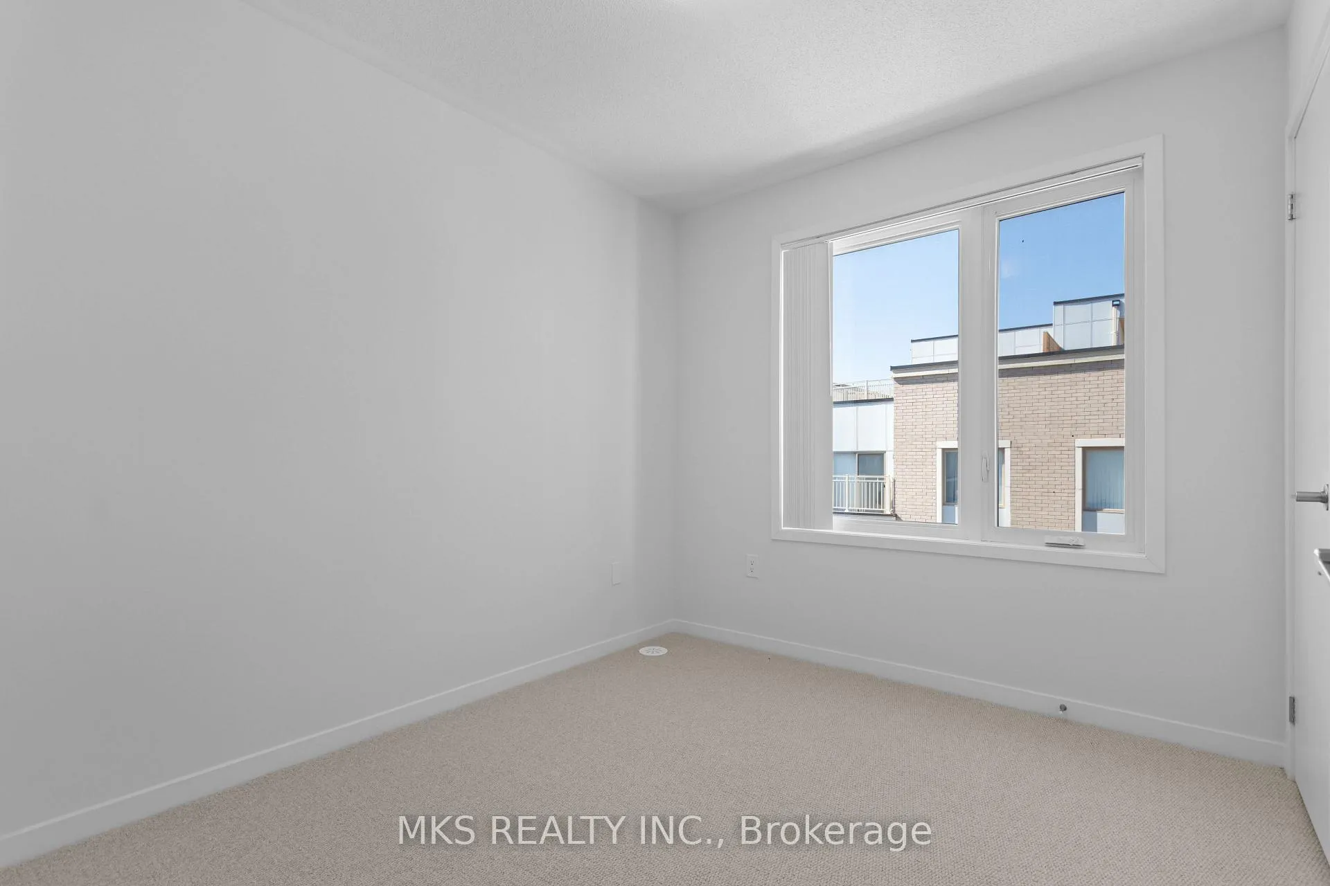 Photo 30 of Unit TH 242, 121 Honeycrisp Crescent, Vaughan, Vaughan Corporate Centre — HOMEH