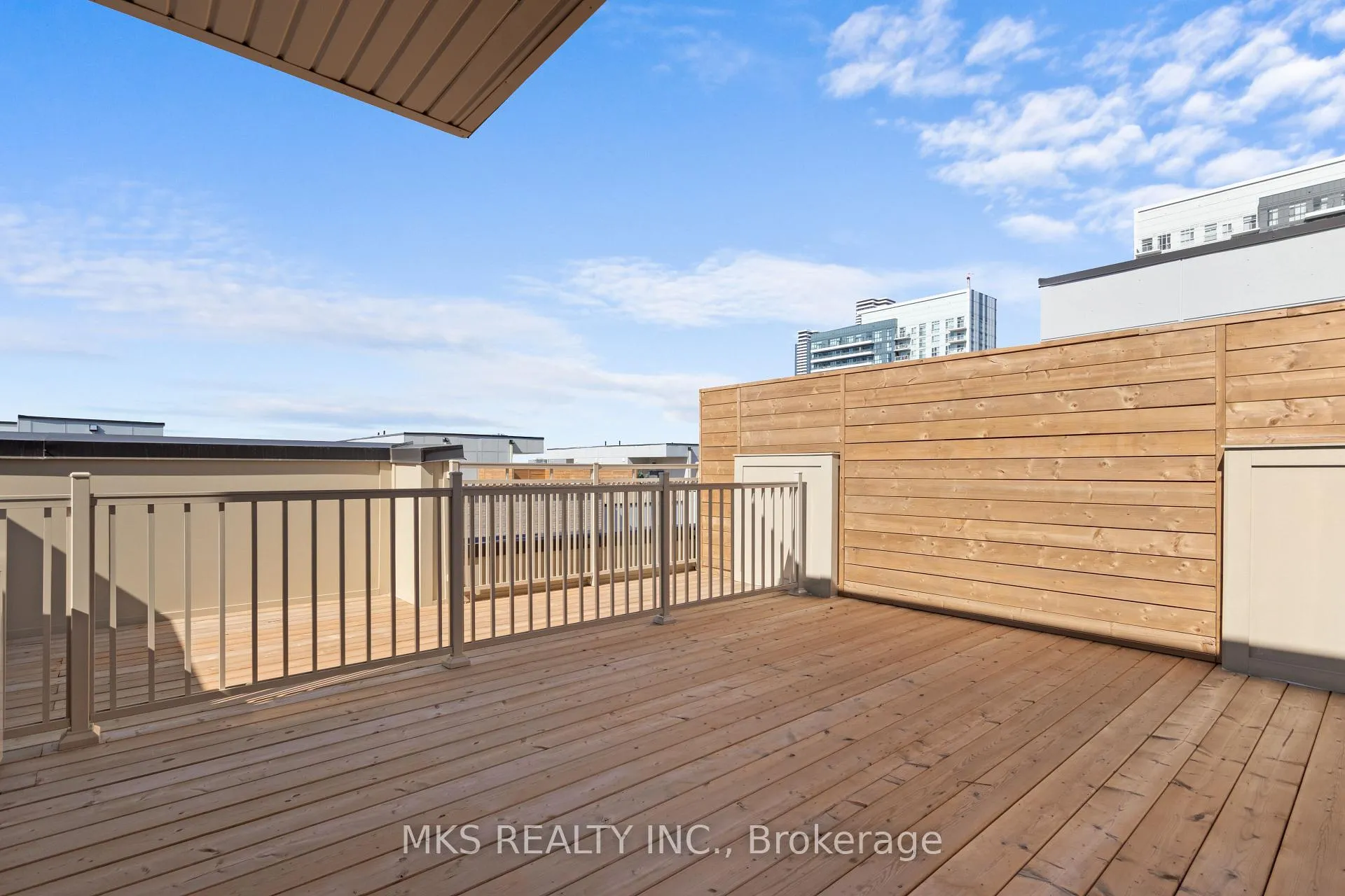 Photo 31 of Unit TH 242, 121 Honeycrisp Crescent, Vaughan, Vaughan Corporate Centre — HOMEH
