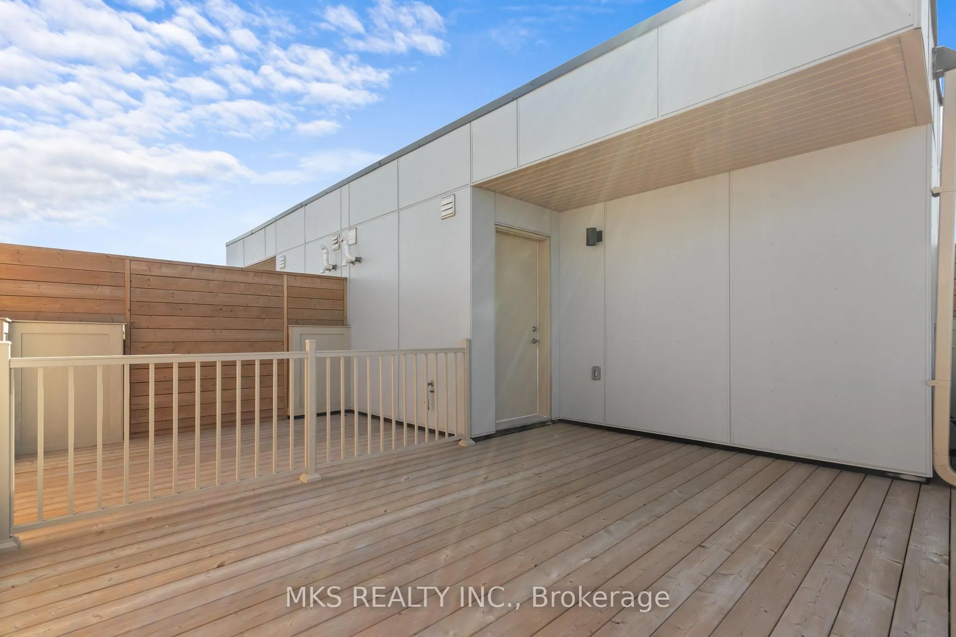 Photo 32 of Unit TH 242, 121 Honeycrisp Crescent, Vaughan, Vaughan Corporate Centre — HOMEH