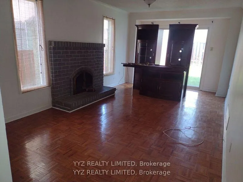 Photo 5 of 200 York Hill Boulevard, Vaughan, Crestwood-Springfarm-Yorkhill — HOMEH