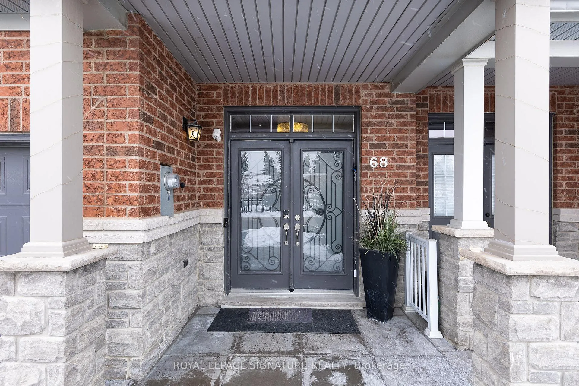 Photo 2 of 68 White Beach Crescent, Vaughan, Patterson — HOMEH