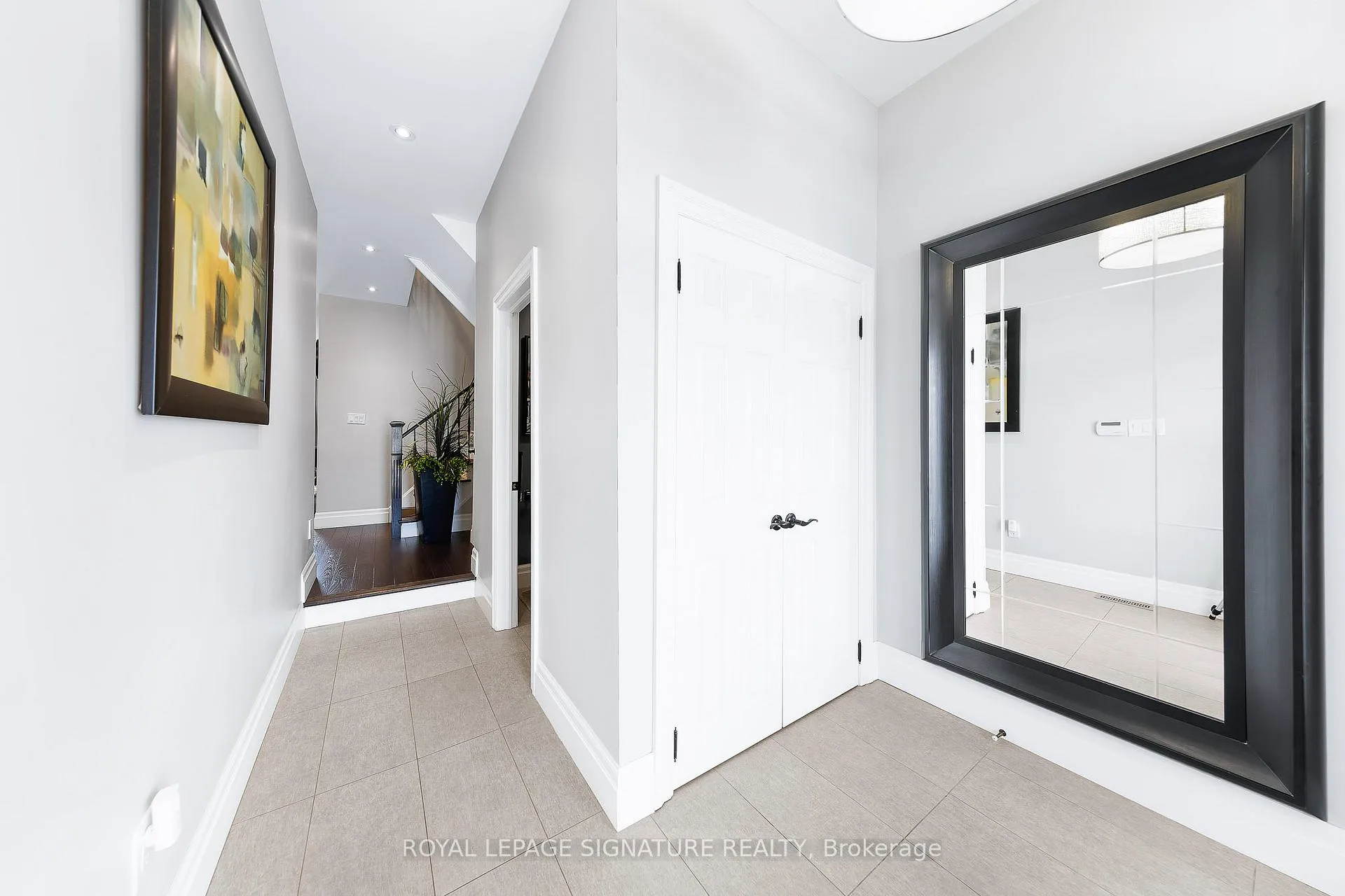 Photo 3 of 68 White Beach Crescent, Vaughan, Patterson — HOMEH