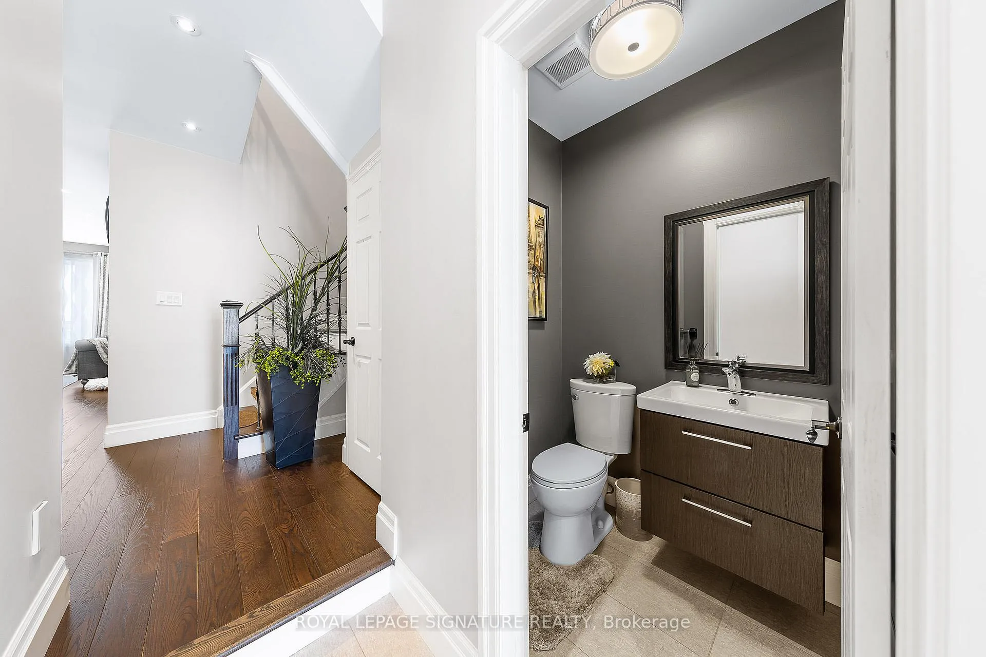 Photo 12 of 68 White Beach Crescent, Vaughan, Patterson — HOMEH
